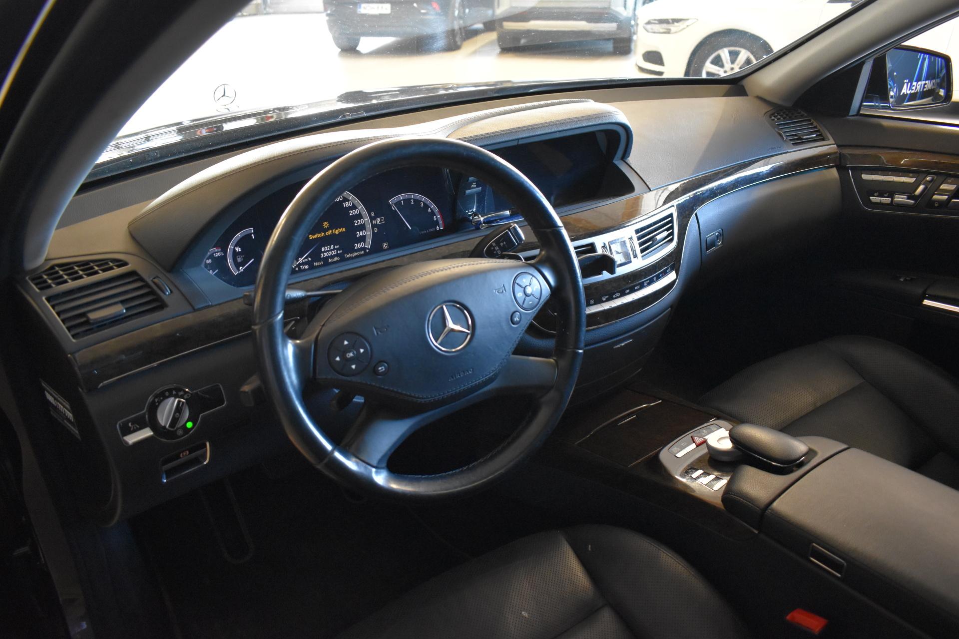MERCEDES-BENZ S 2010