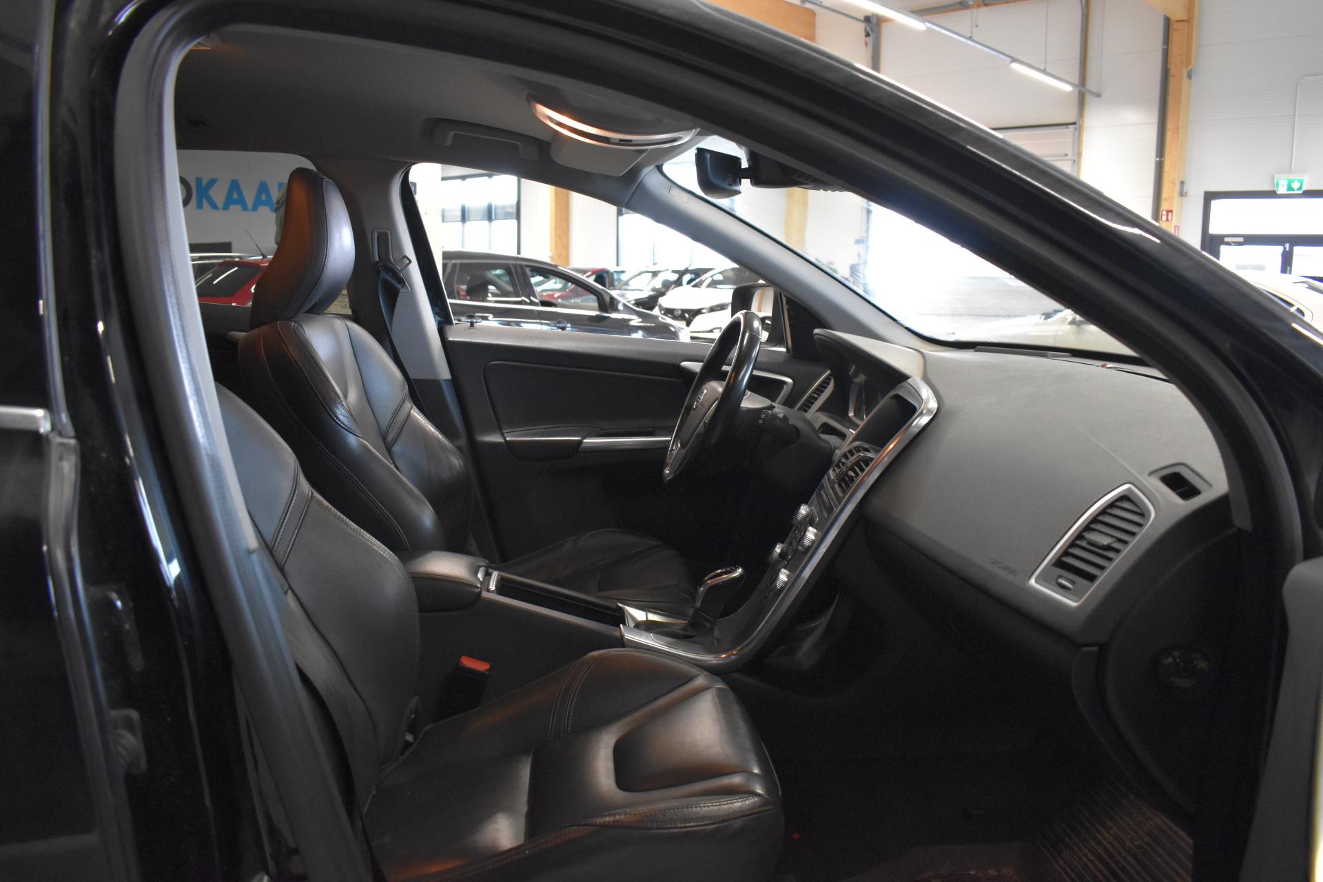 VOLVO XC60 2017