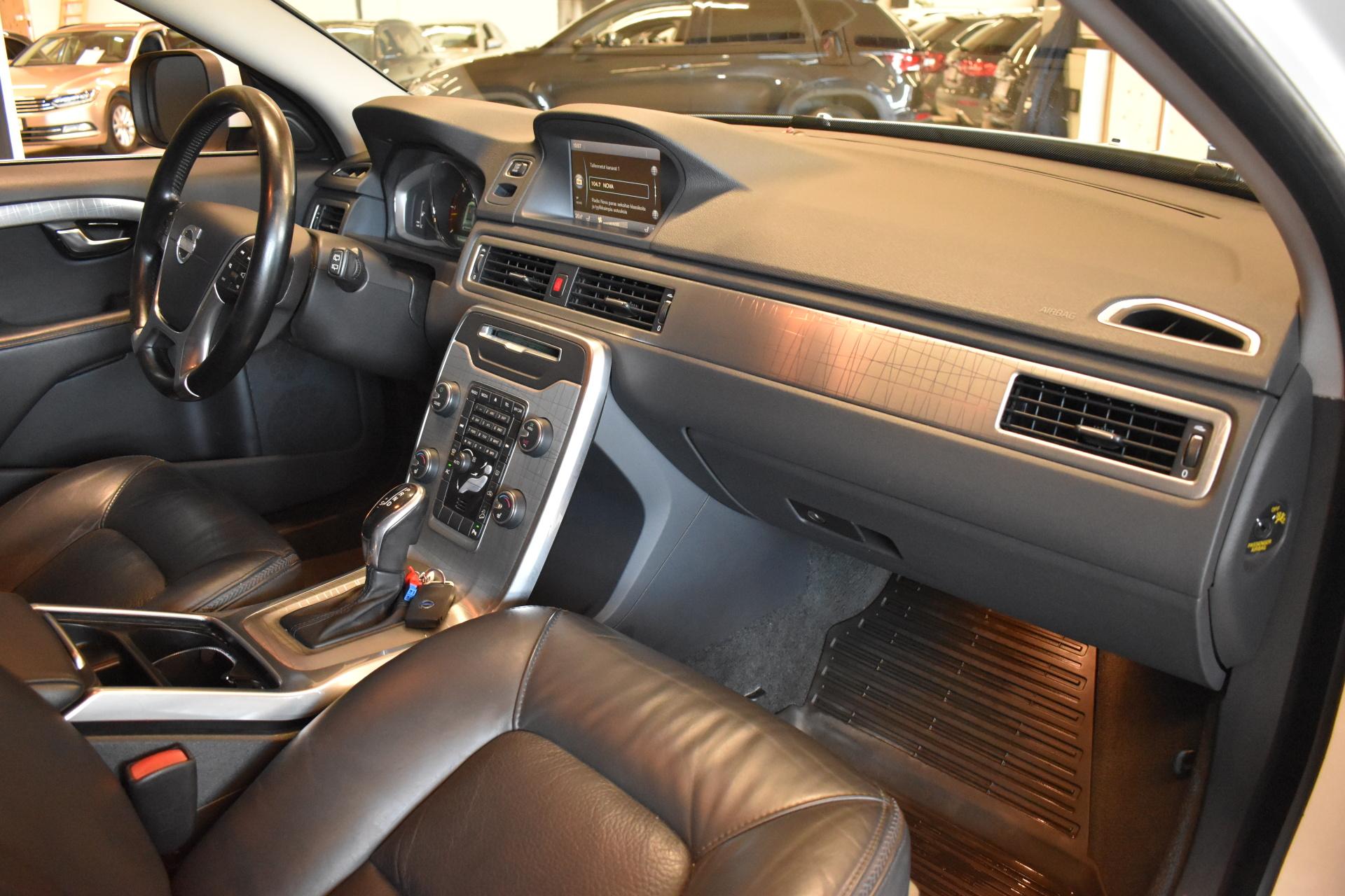 VOLVO XC70 2014