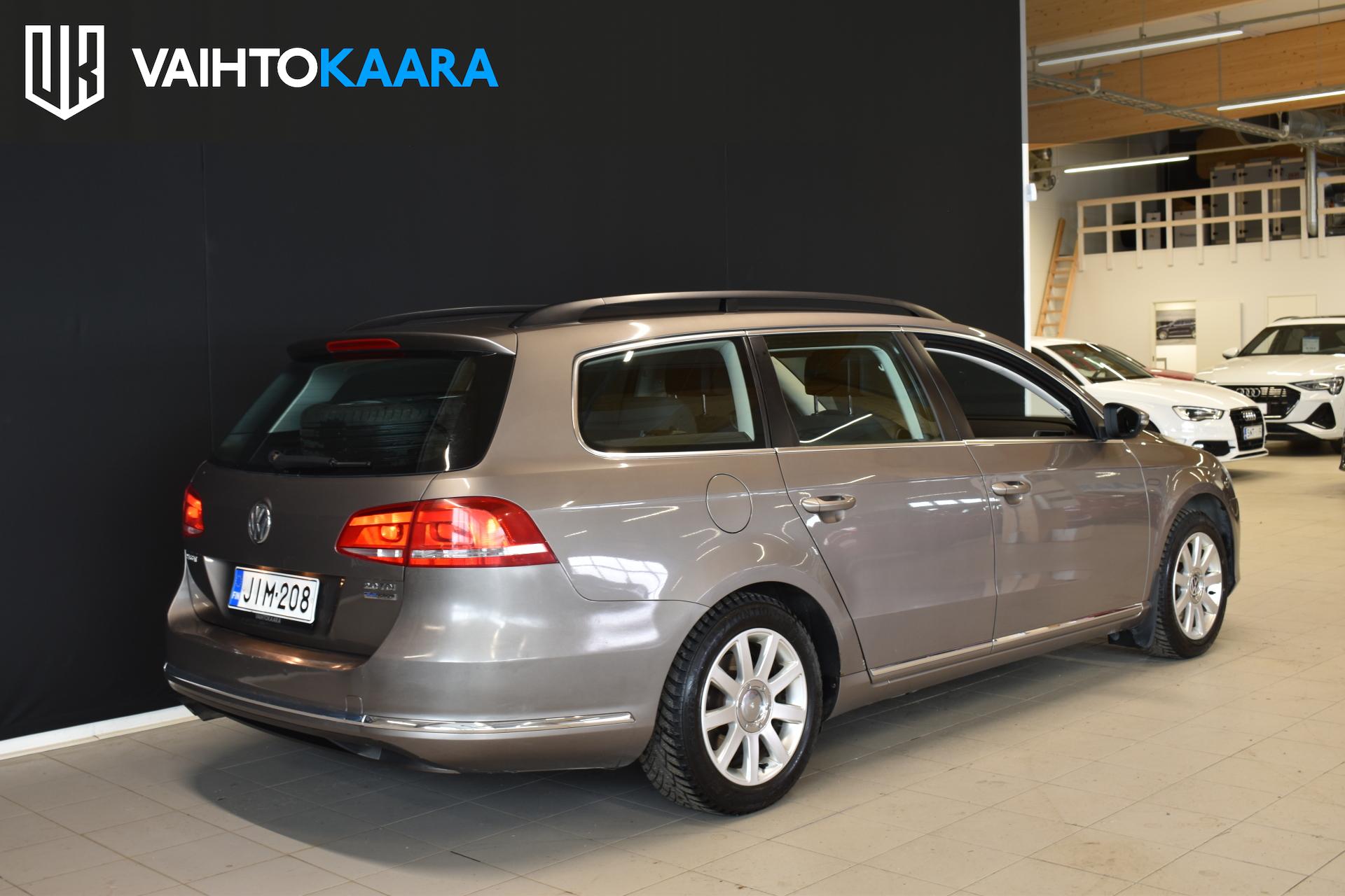 VOLKSWAGEN Passat 2011