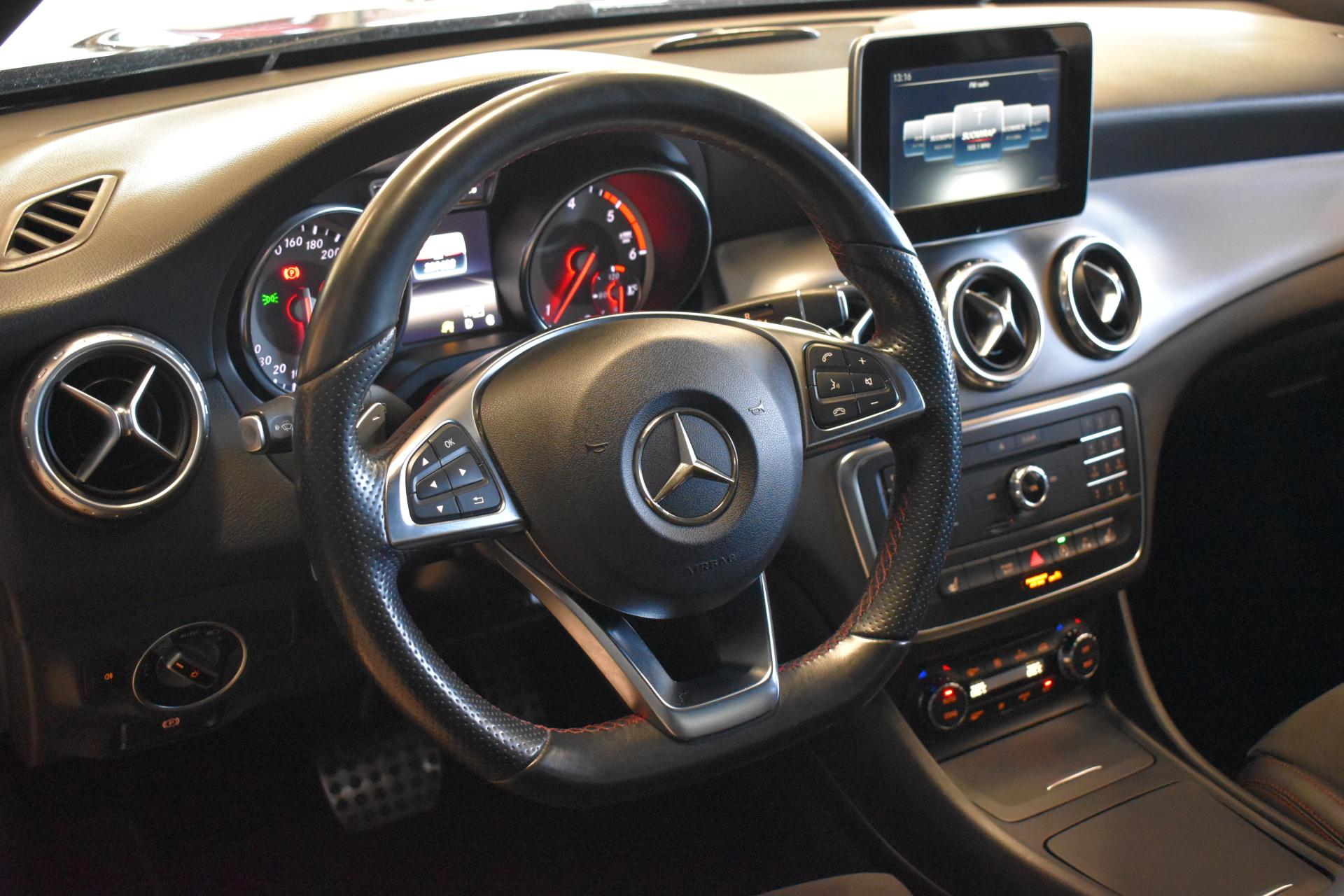 MERCEDES-BENZ GLA 2016