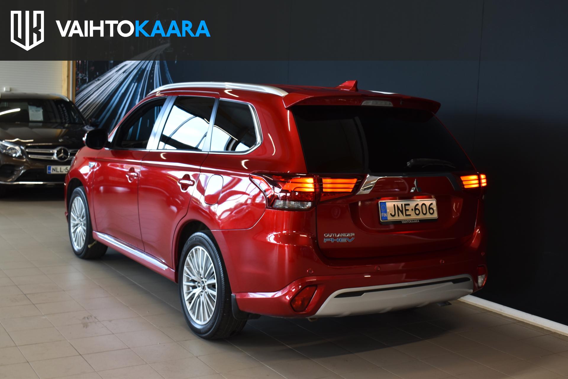 MITSUBISHI Outlander PHEV 5