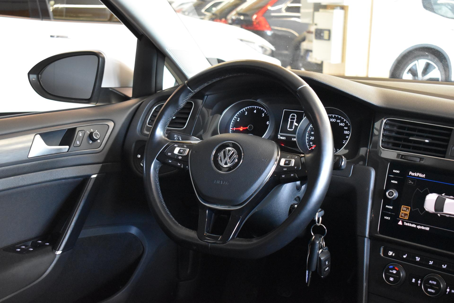 VOLKSWAGEN Golf 2018