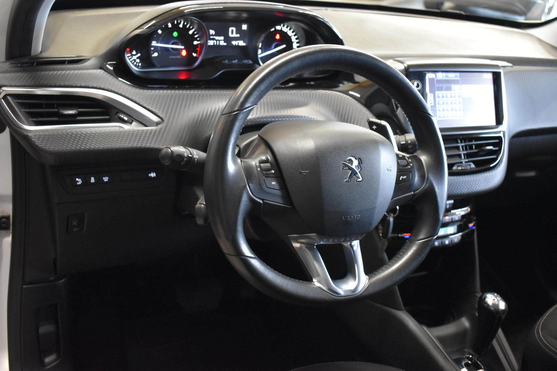 PEUGEOT 208 2018