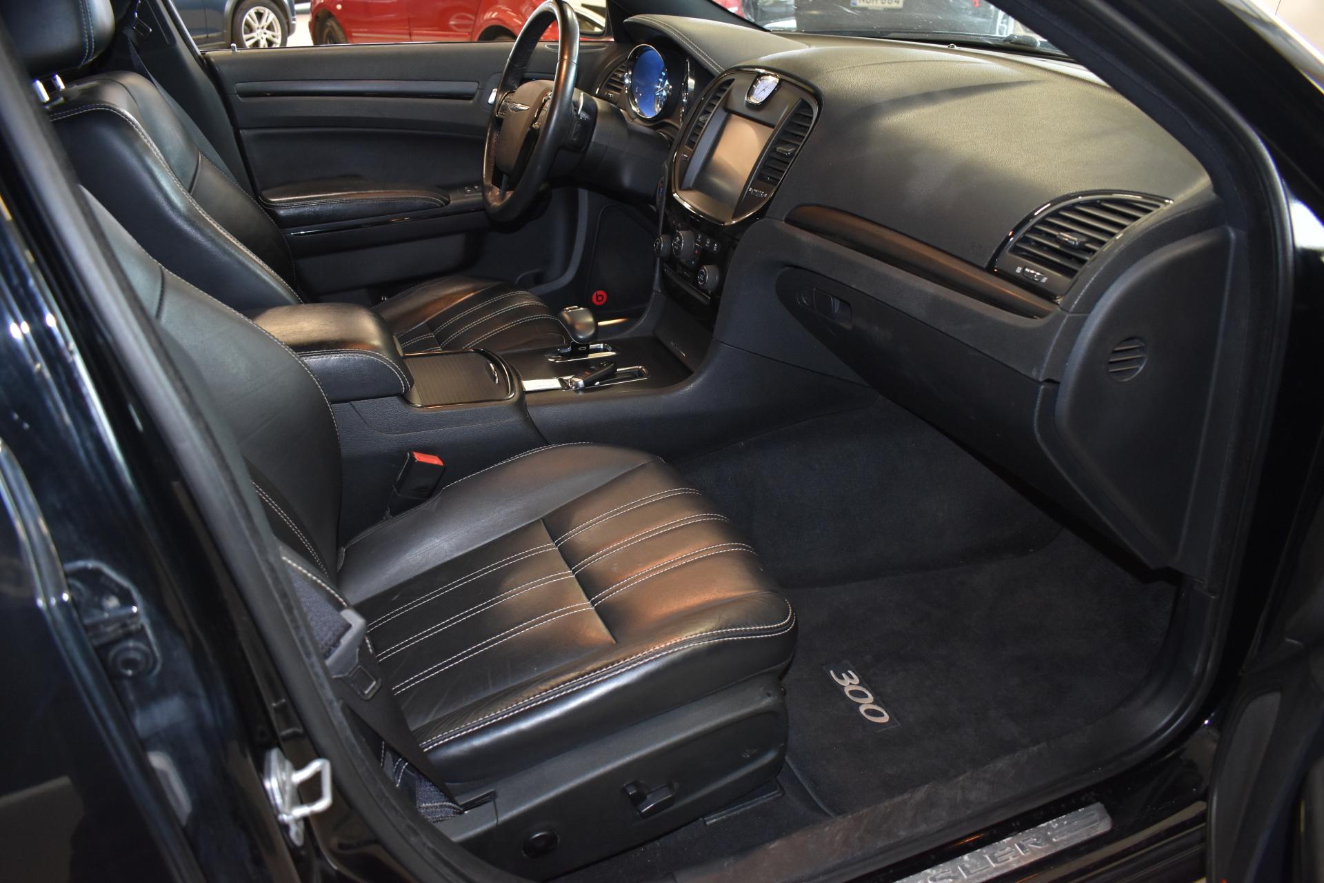 CHRYSLER 300 2012