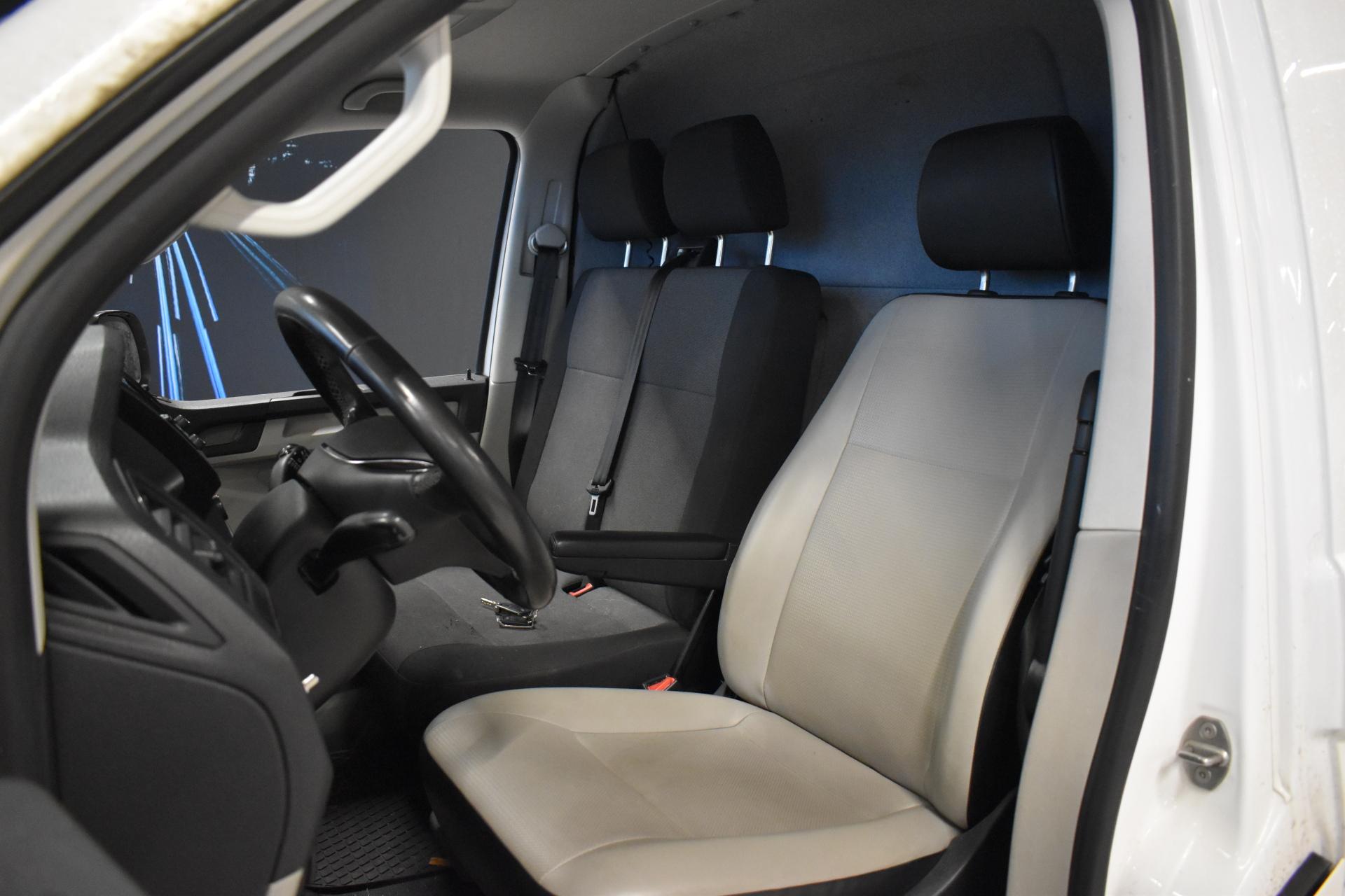 VOLKSWAGEN Transporter 2017