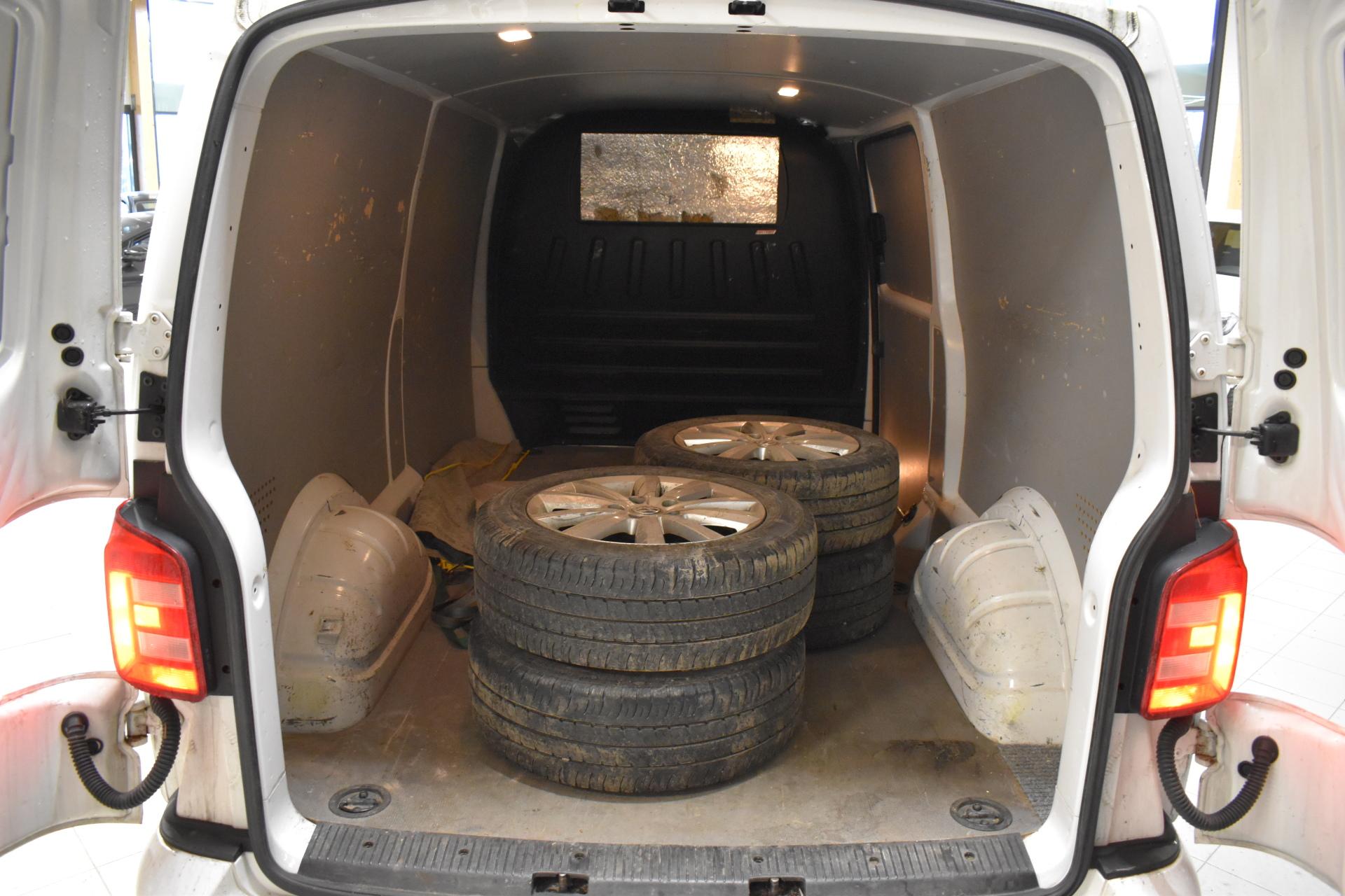 VOLKSWAGEN Transporter 2017