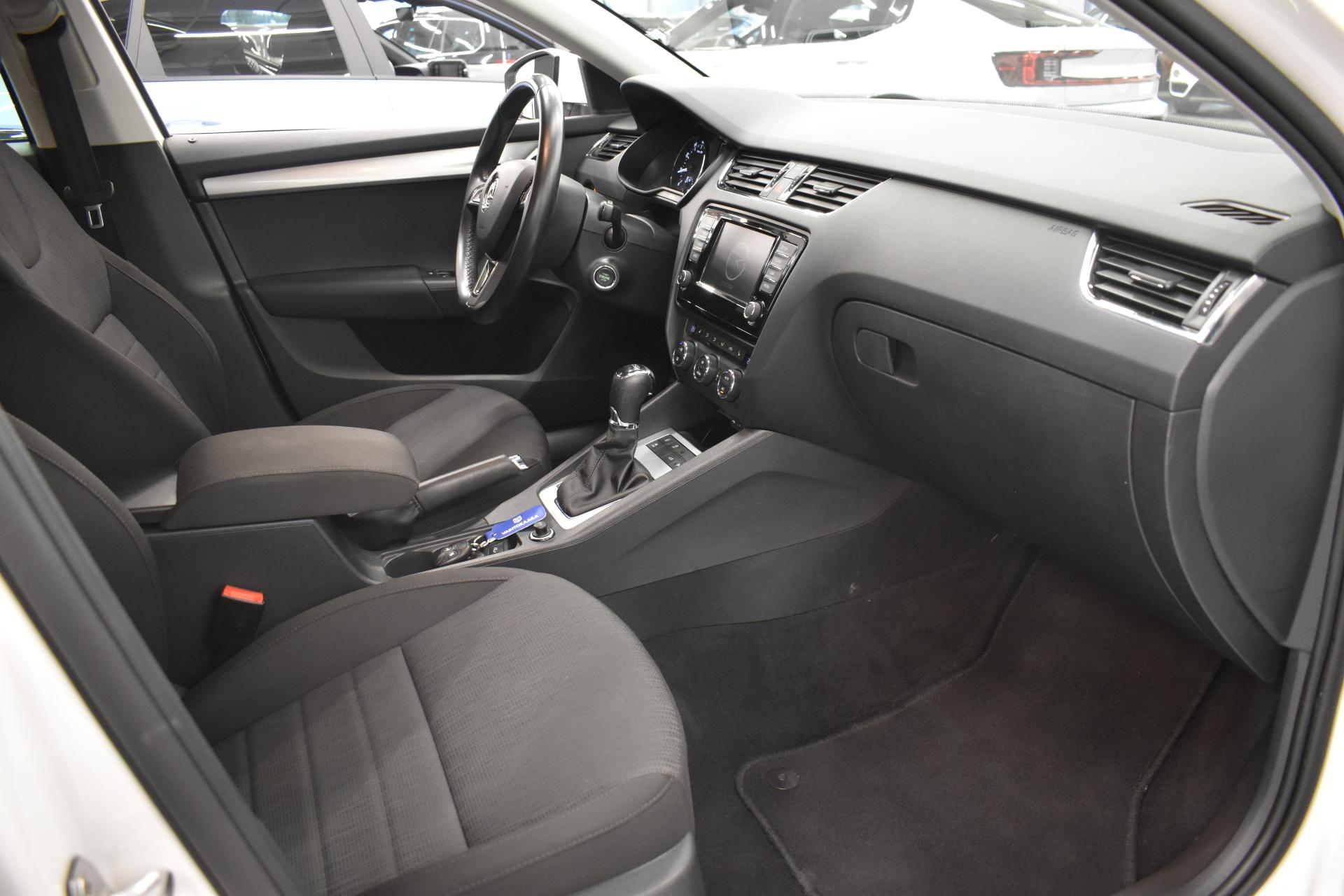 SKODA Octavia 14
