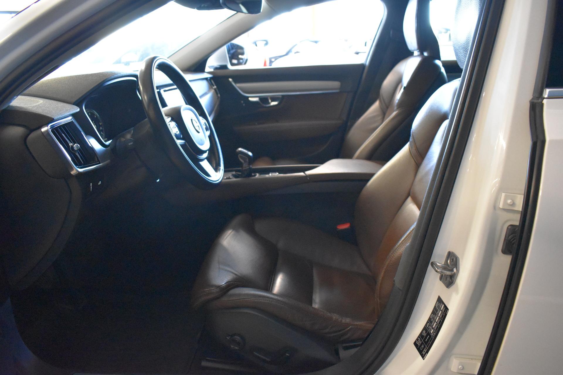 VOLVO V90 2020