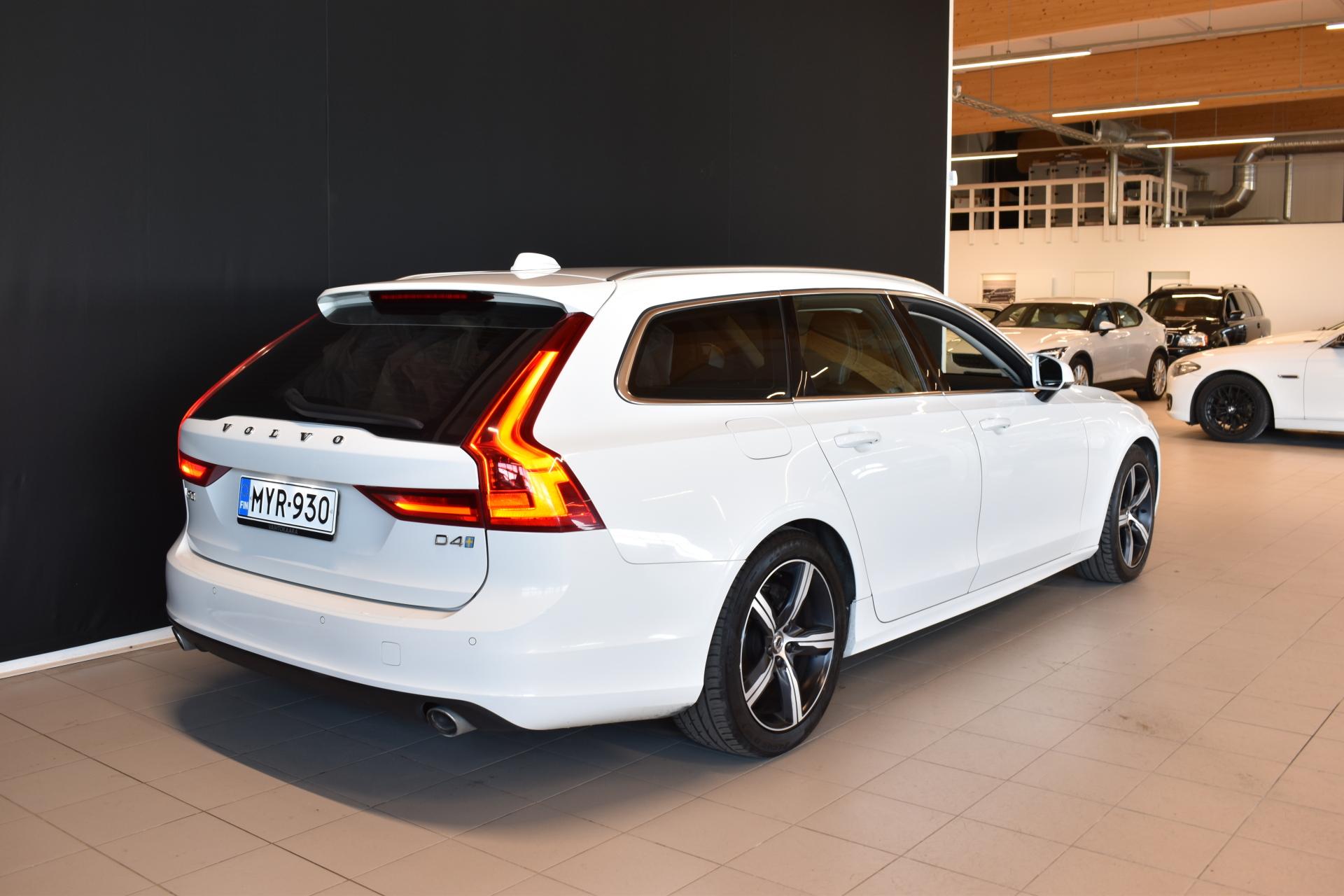 VOLVO V90 2020