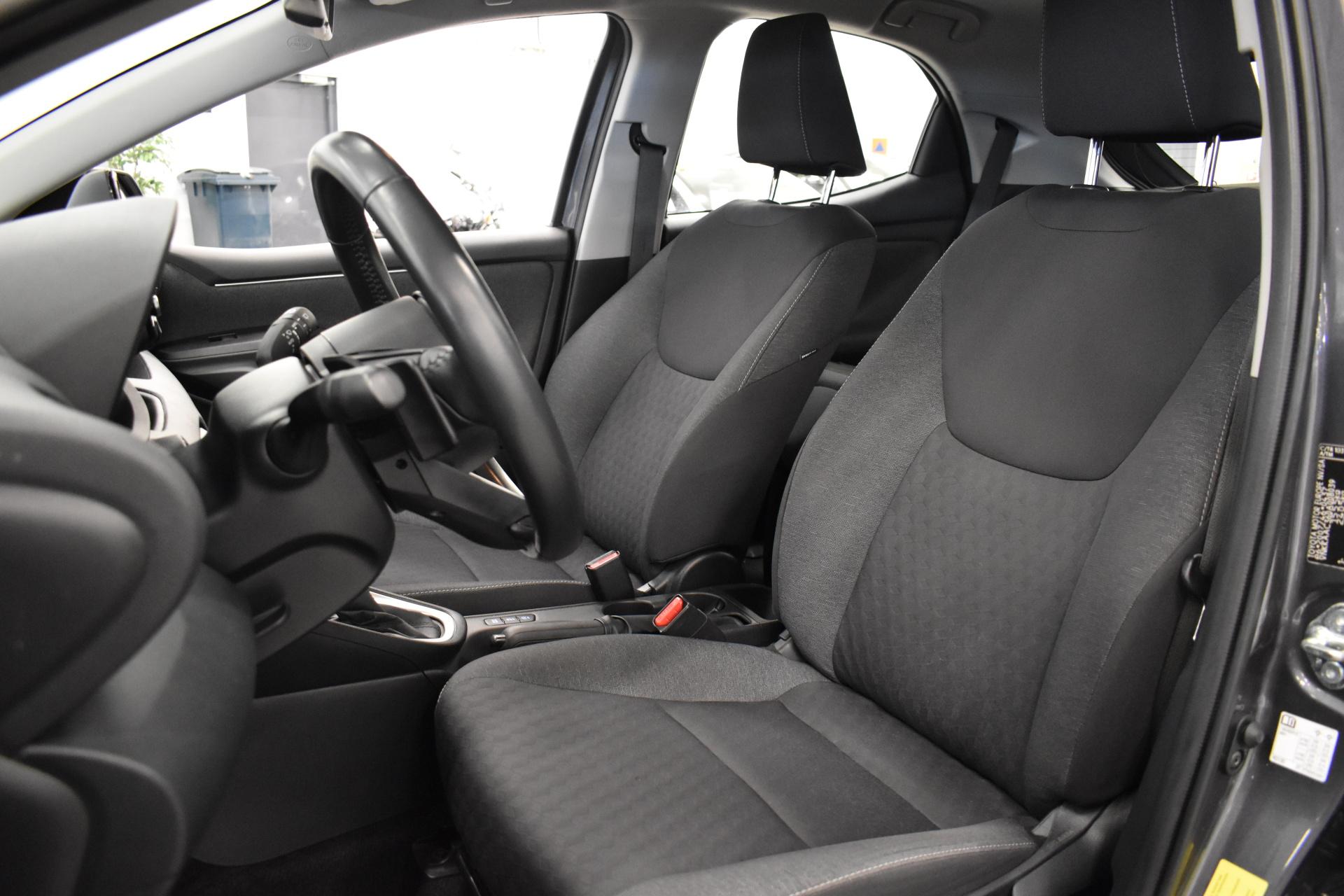TOYOTA Yaris 2021
