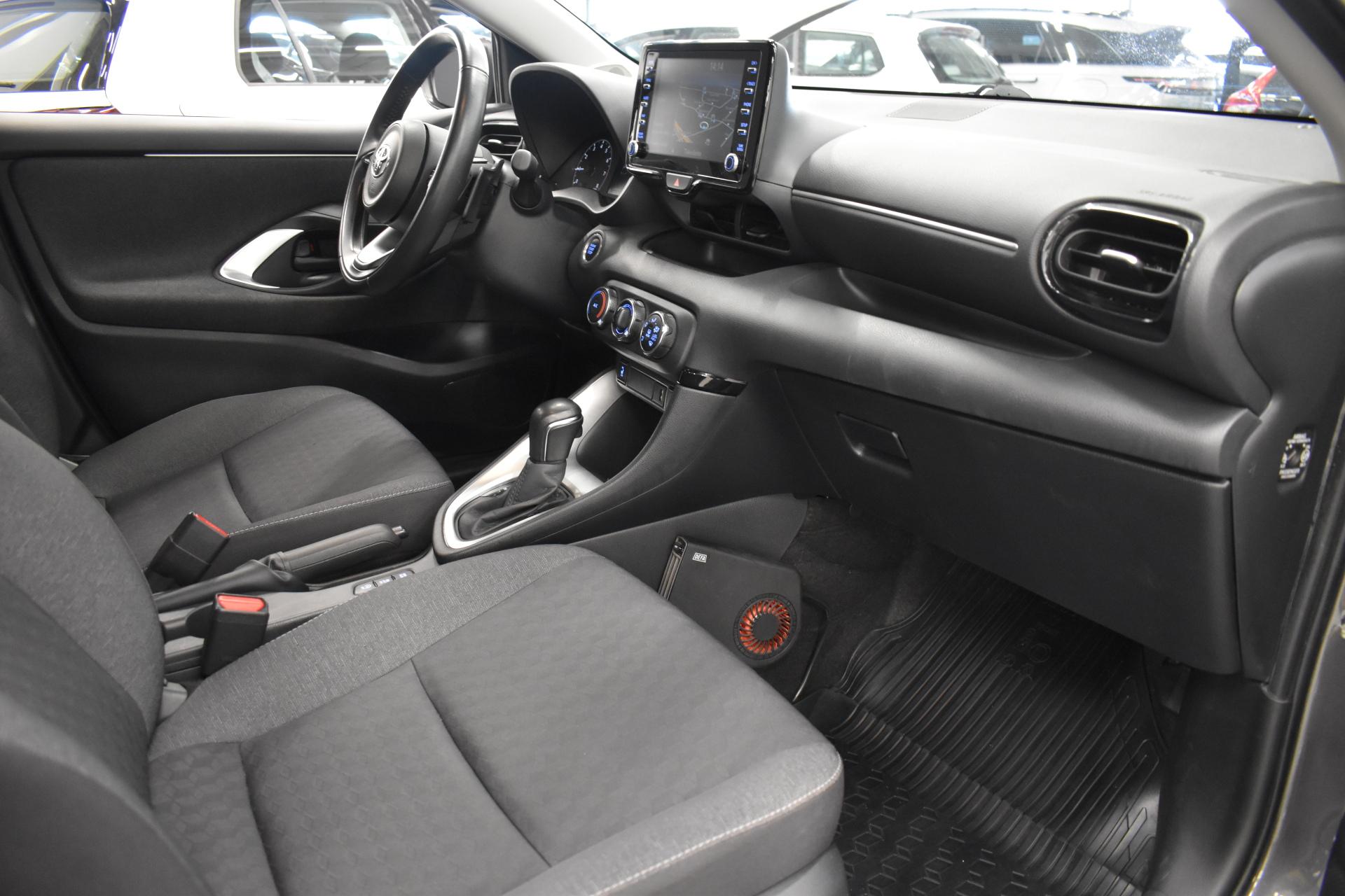 TOYOTA Yaris 2021