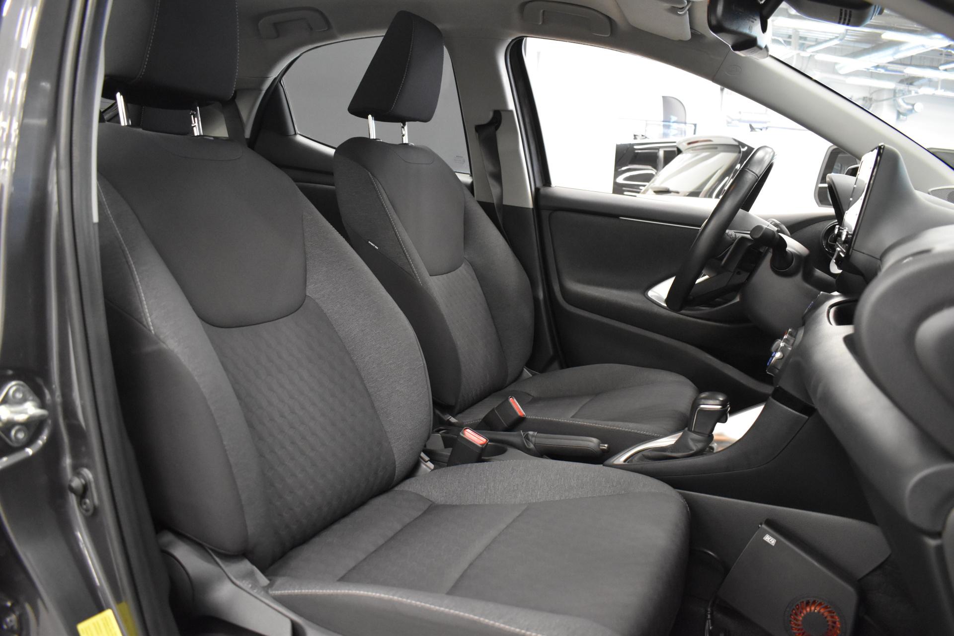 TOYOTA Yaris 2021