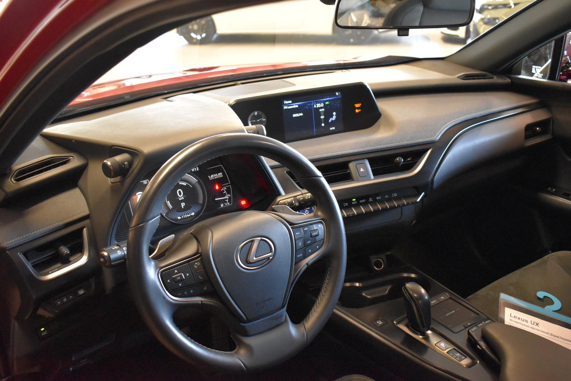 LEXUS UX 2021