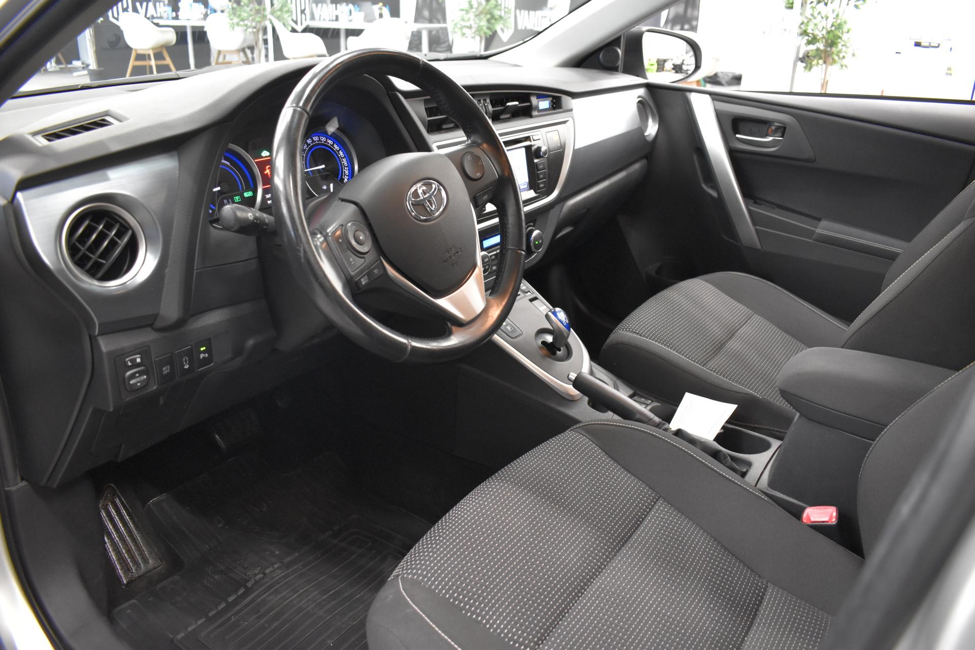 TOYOTA Auris 2013