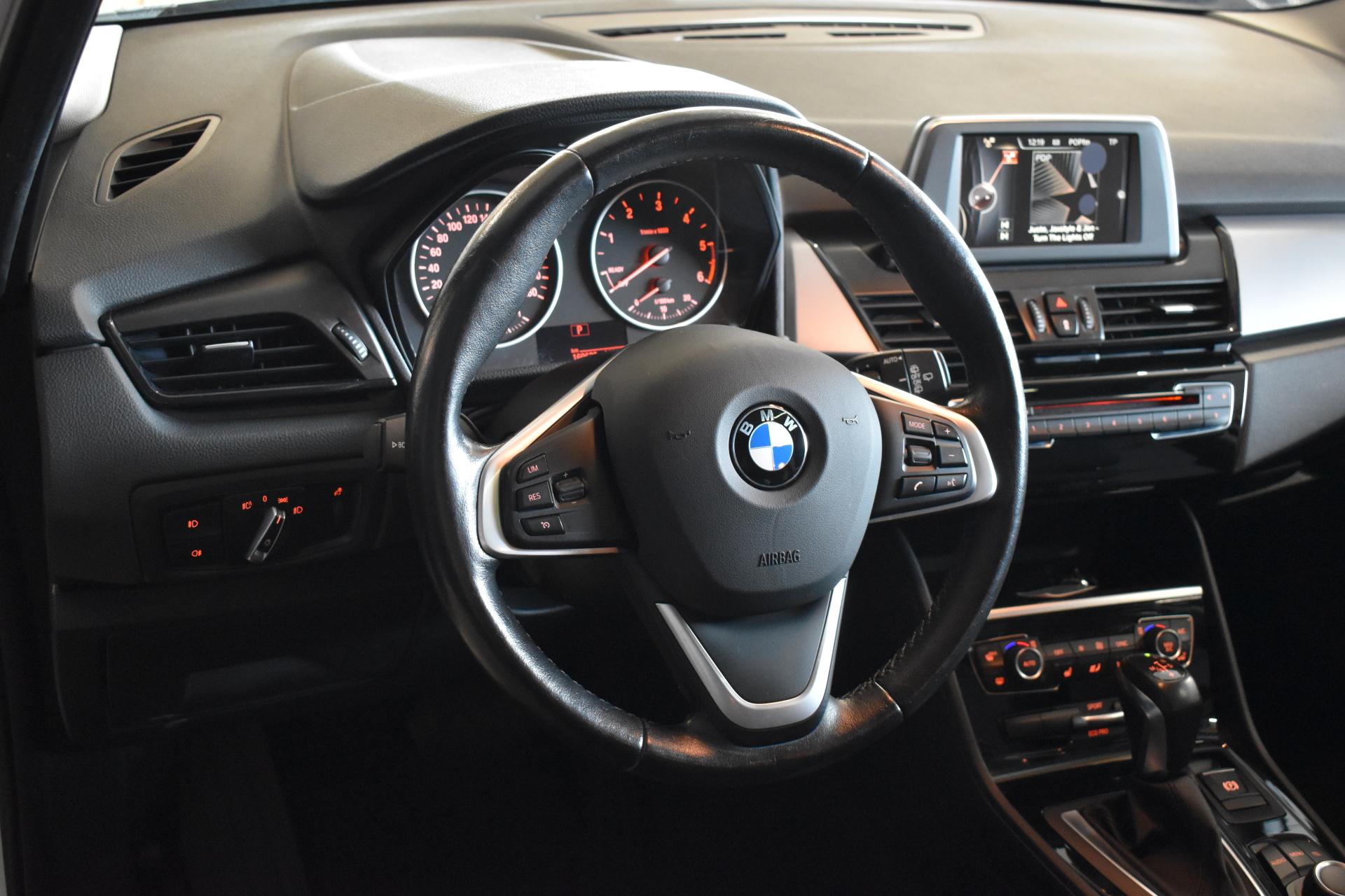 BMW 218 2017