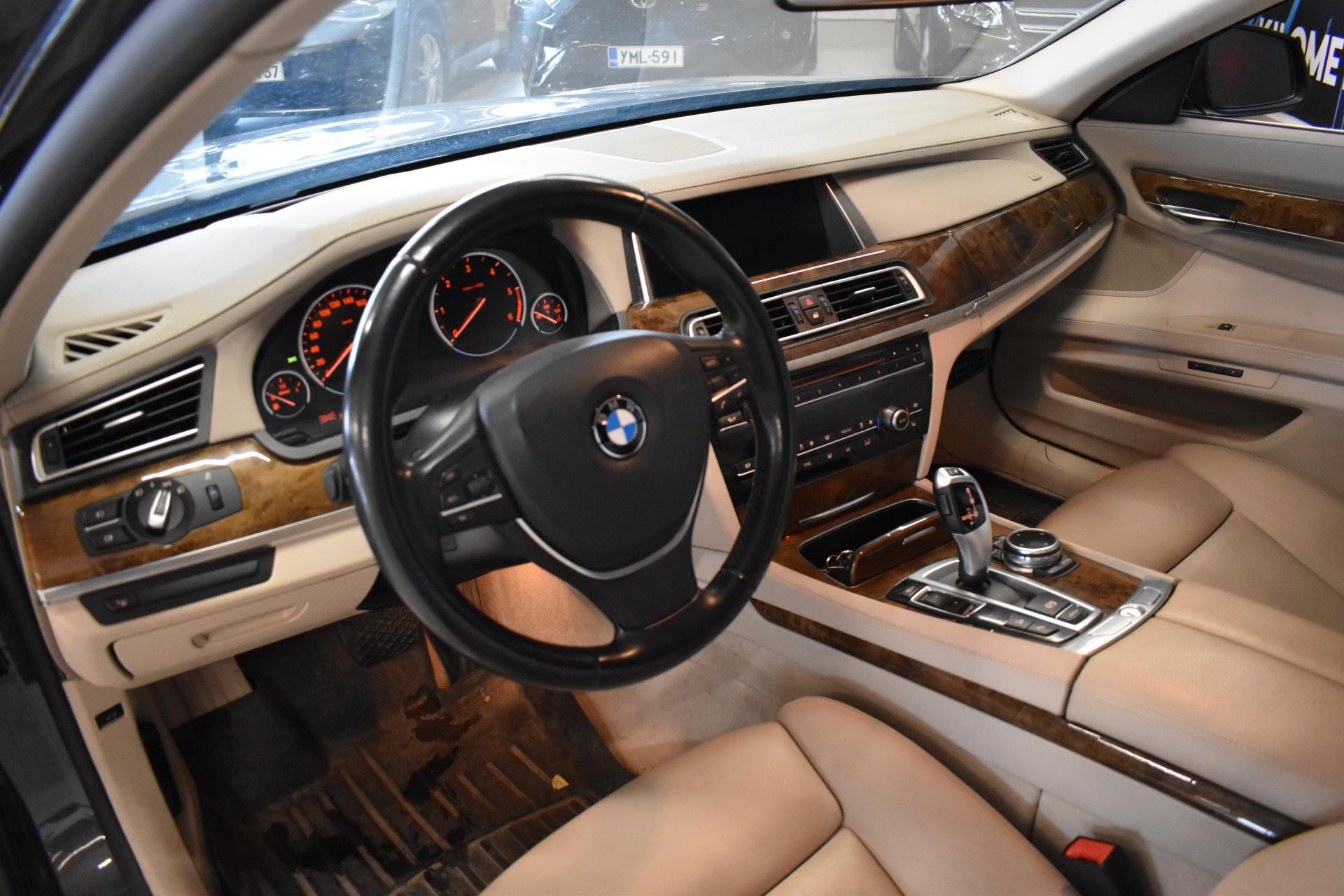 BMW 740 2013