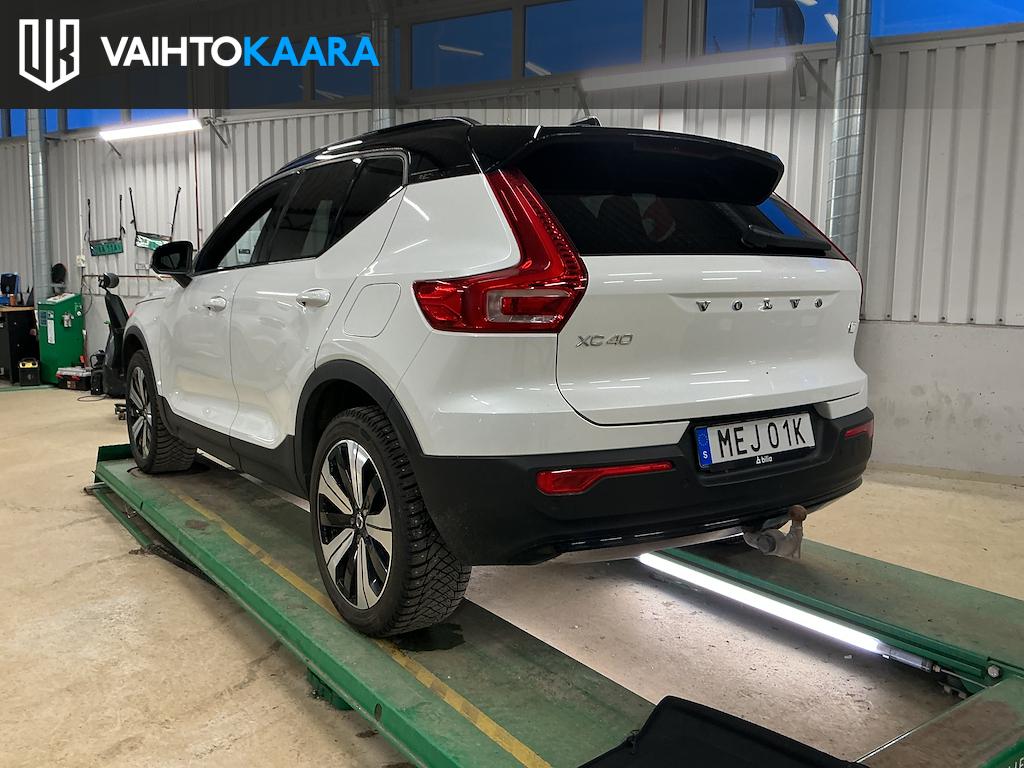 VOLVO XC40 2023