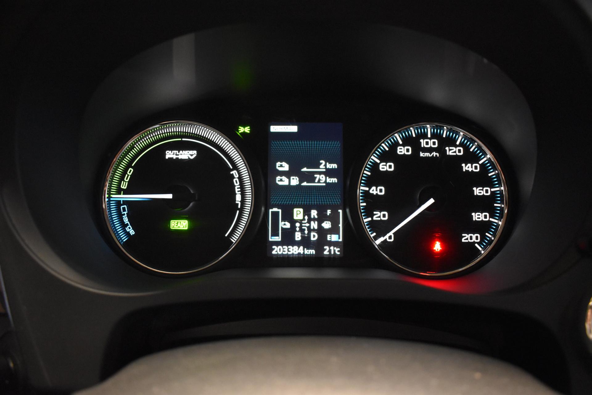 MITSUBISHI Outlander PHEV 2014