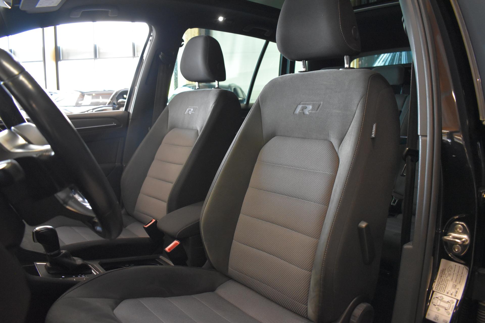 VOLKSWAGEN Golf Sportsvan 12