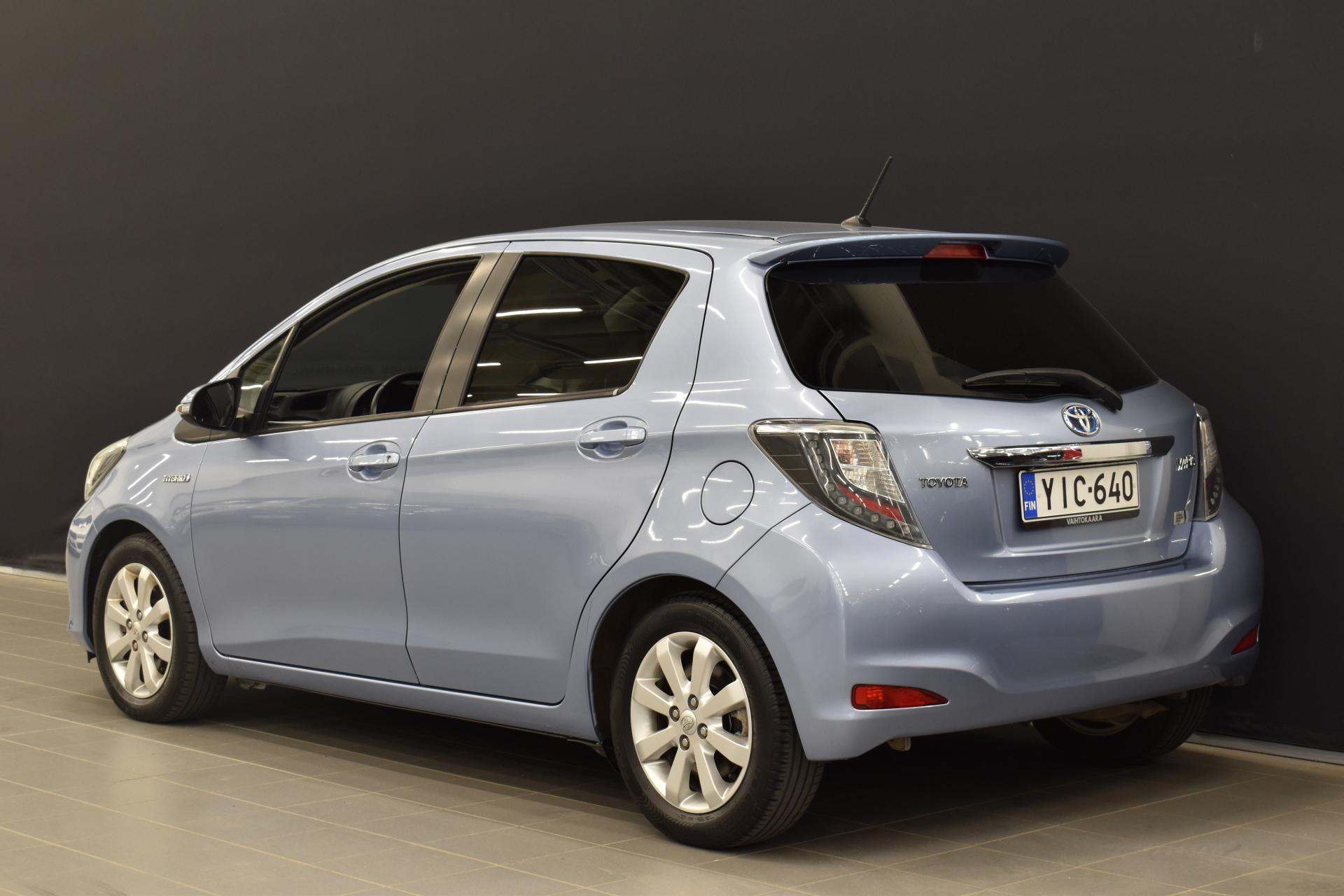 TOYOTA Yaris 2012