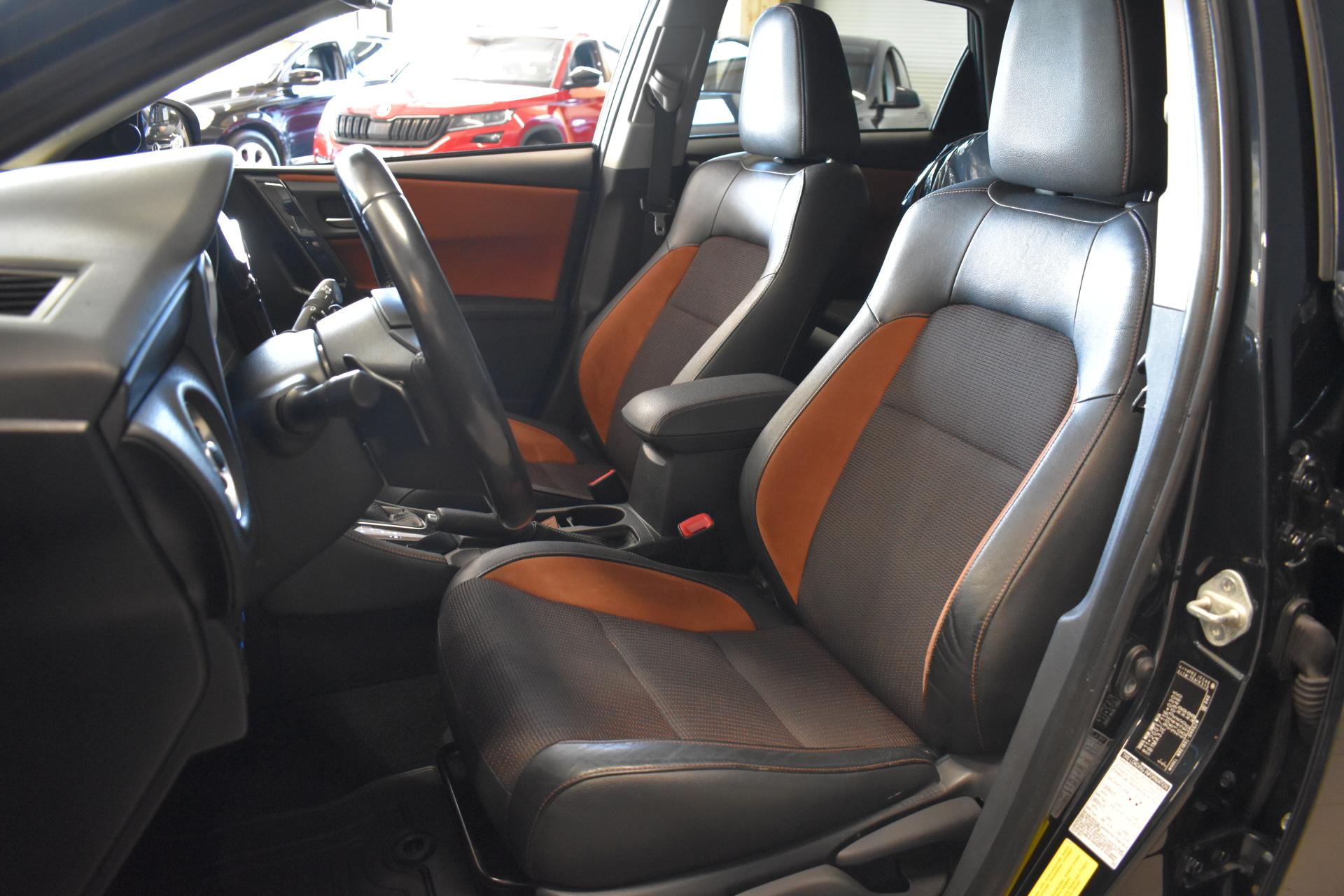 TOYOTA Auris 10