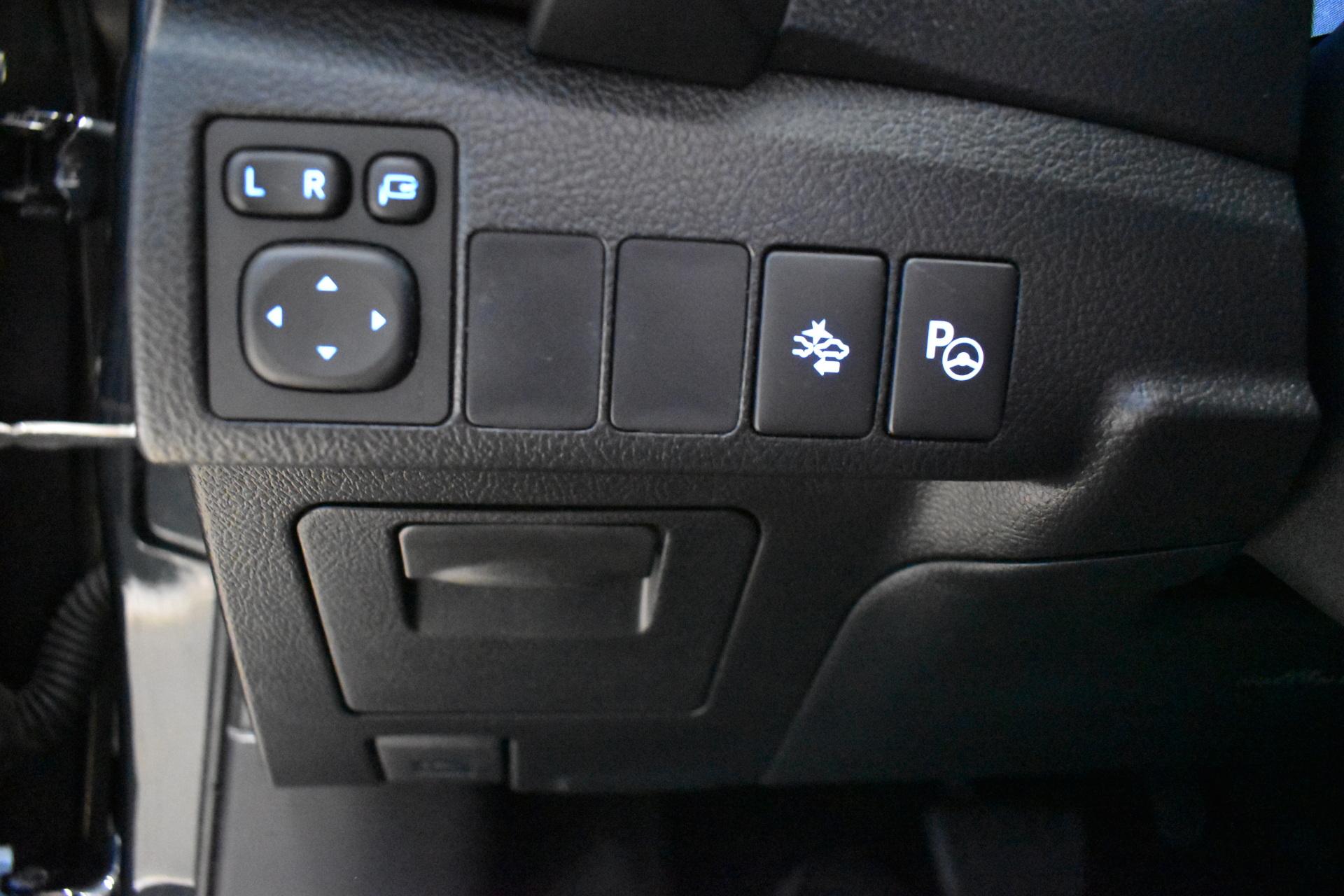 TOYOTA Auris 15