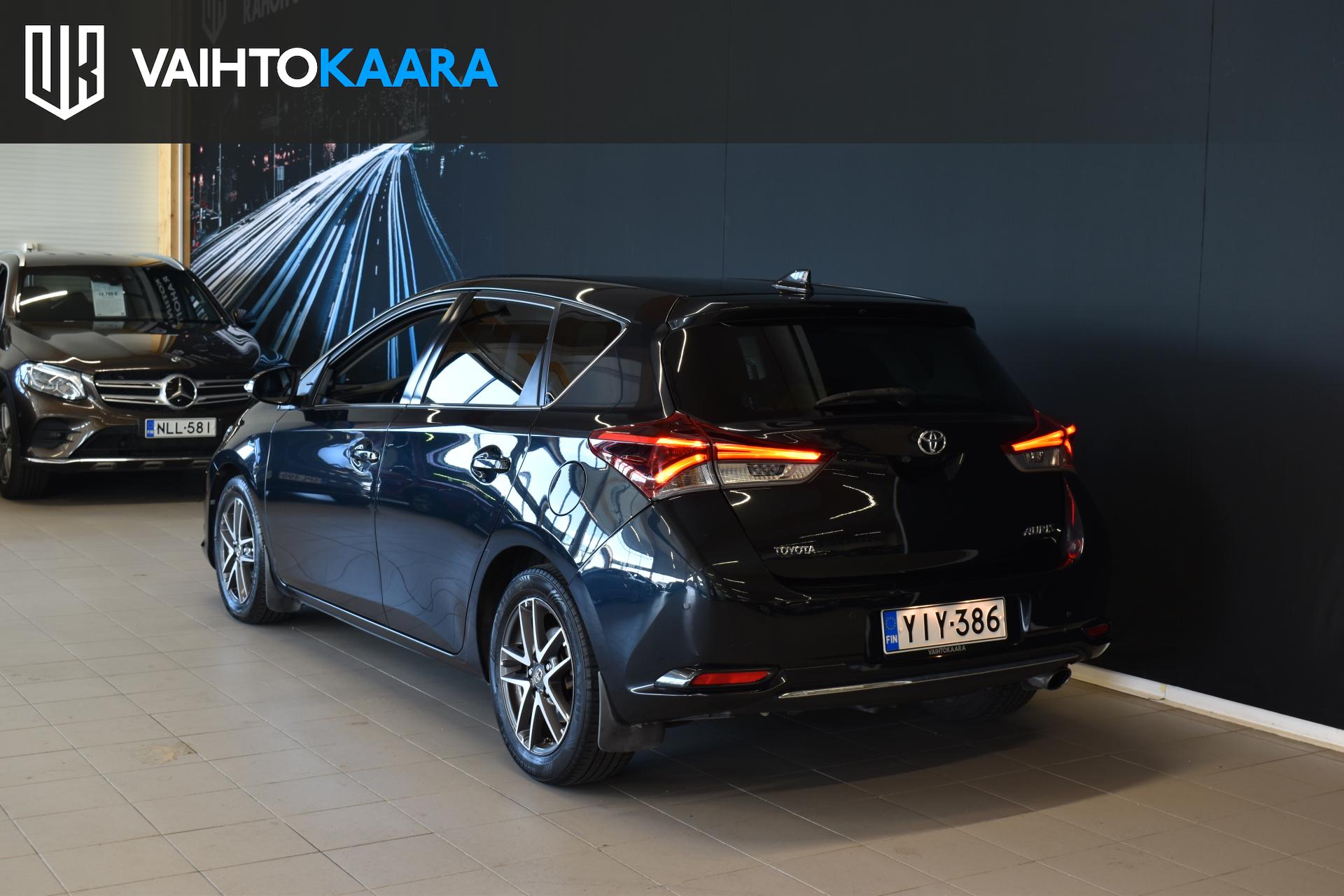 TOYOTA Auris 4