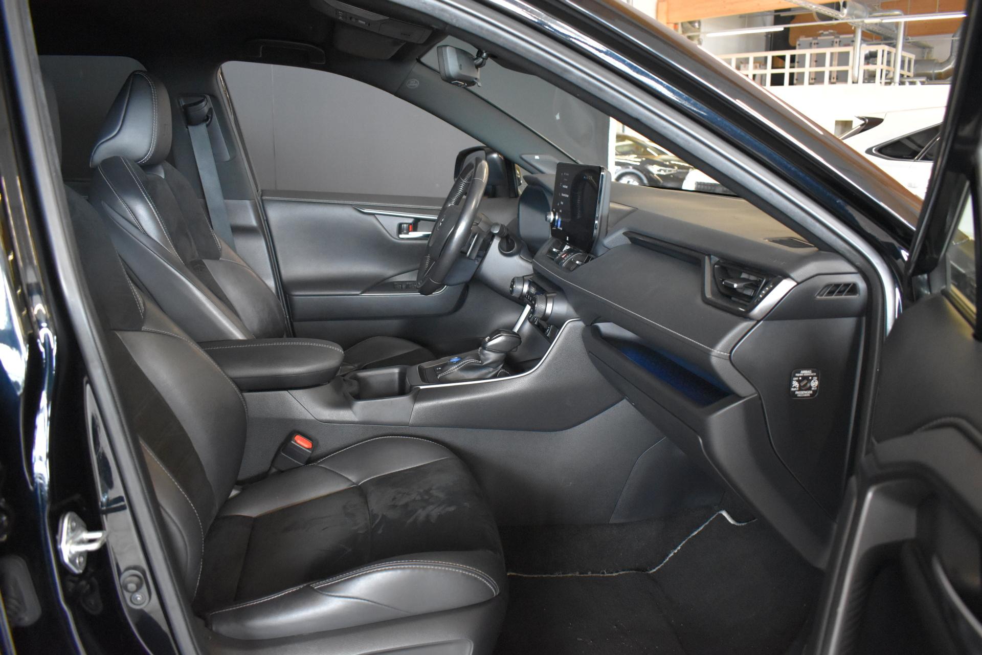 TOYOTA RAV4 2023