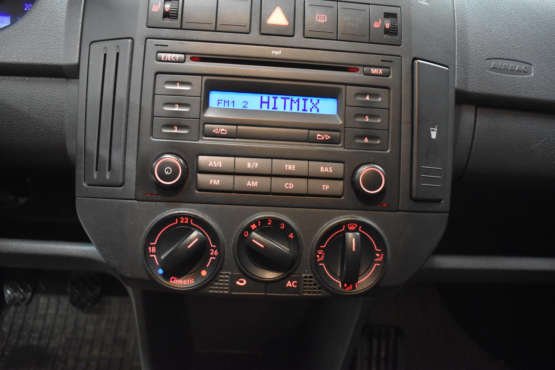 VOLKSWAGEN Polo 2008