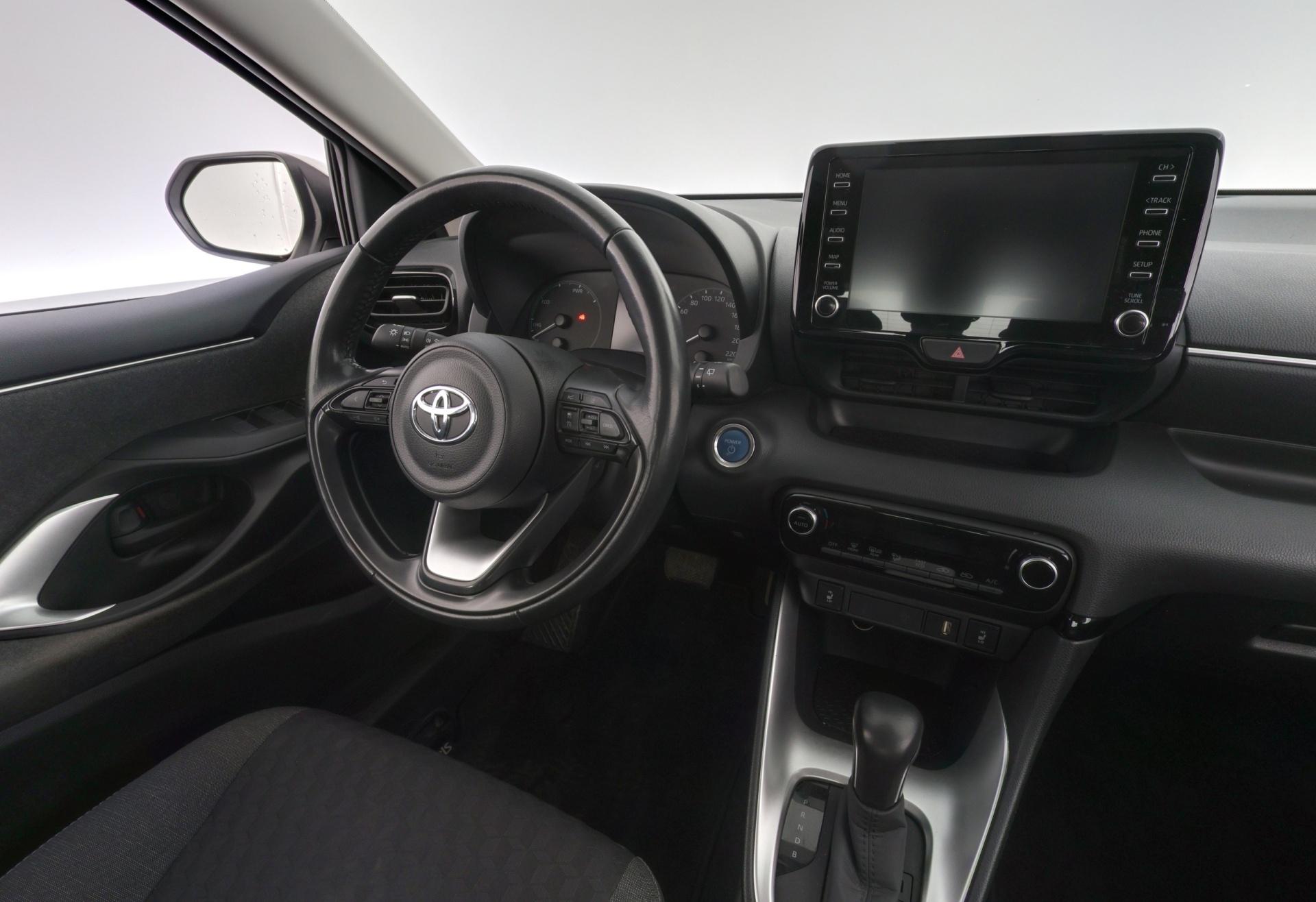 TOYOTA Yaris 10