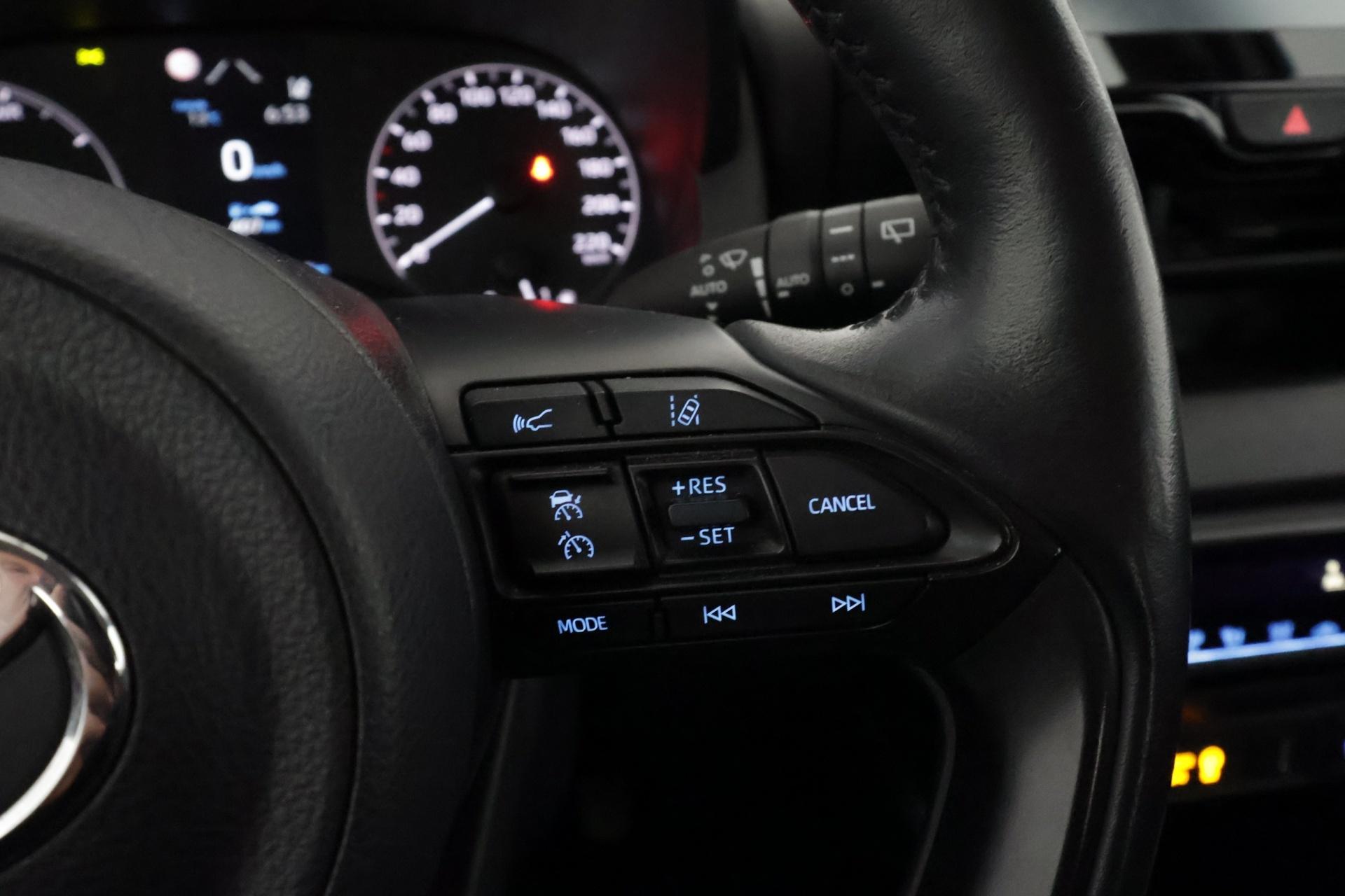 TOYOTA Yaris 13