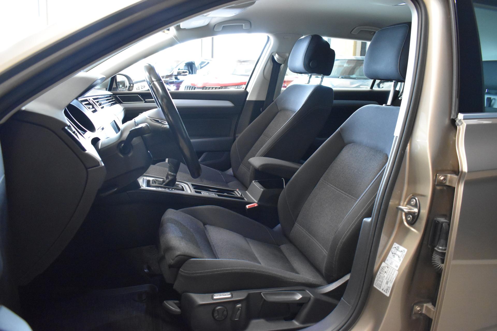 VOLKSWAGEN Passat 2017
