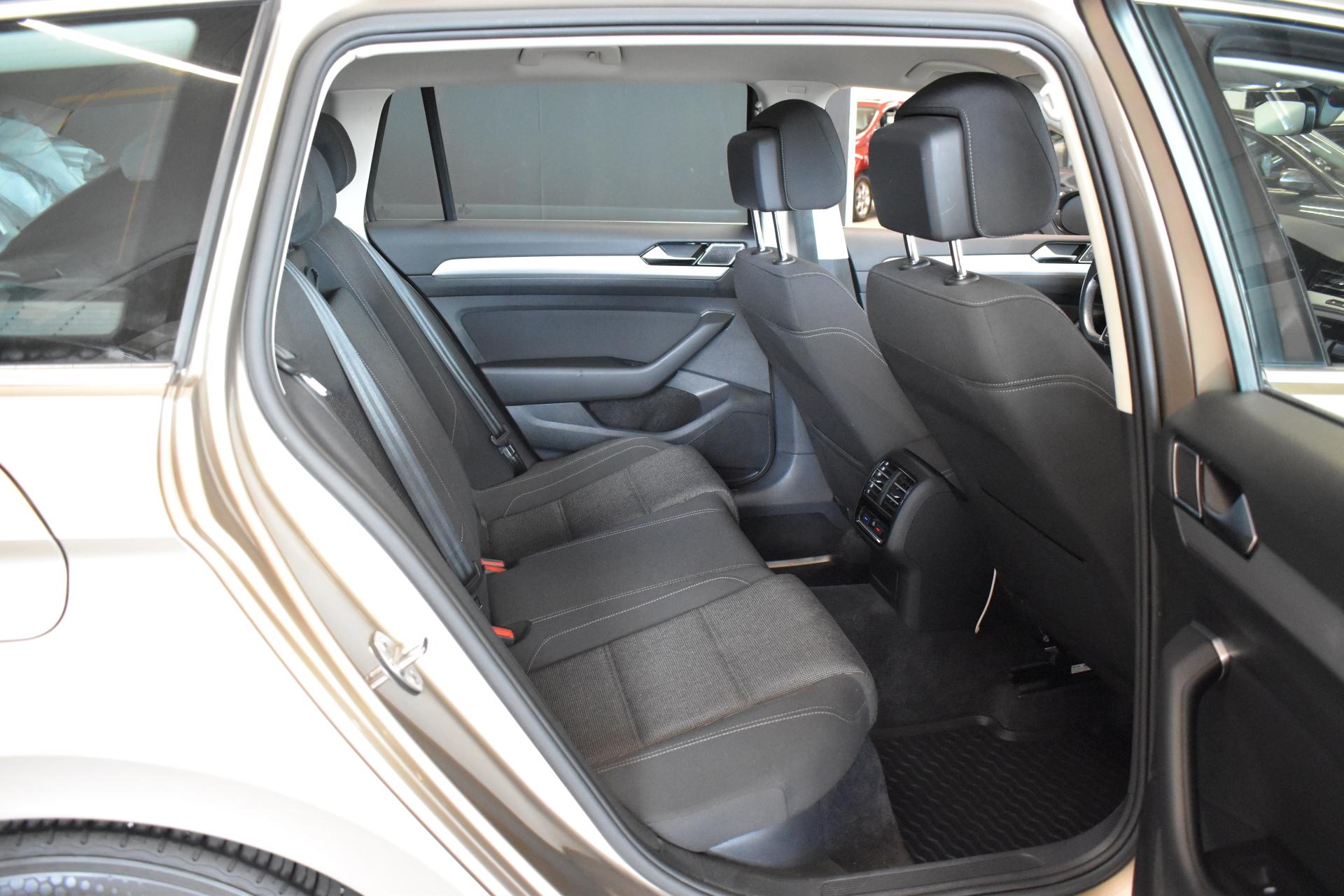 VOLKSWAGEN Passat 2017