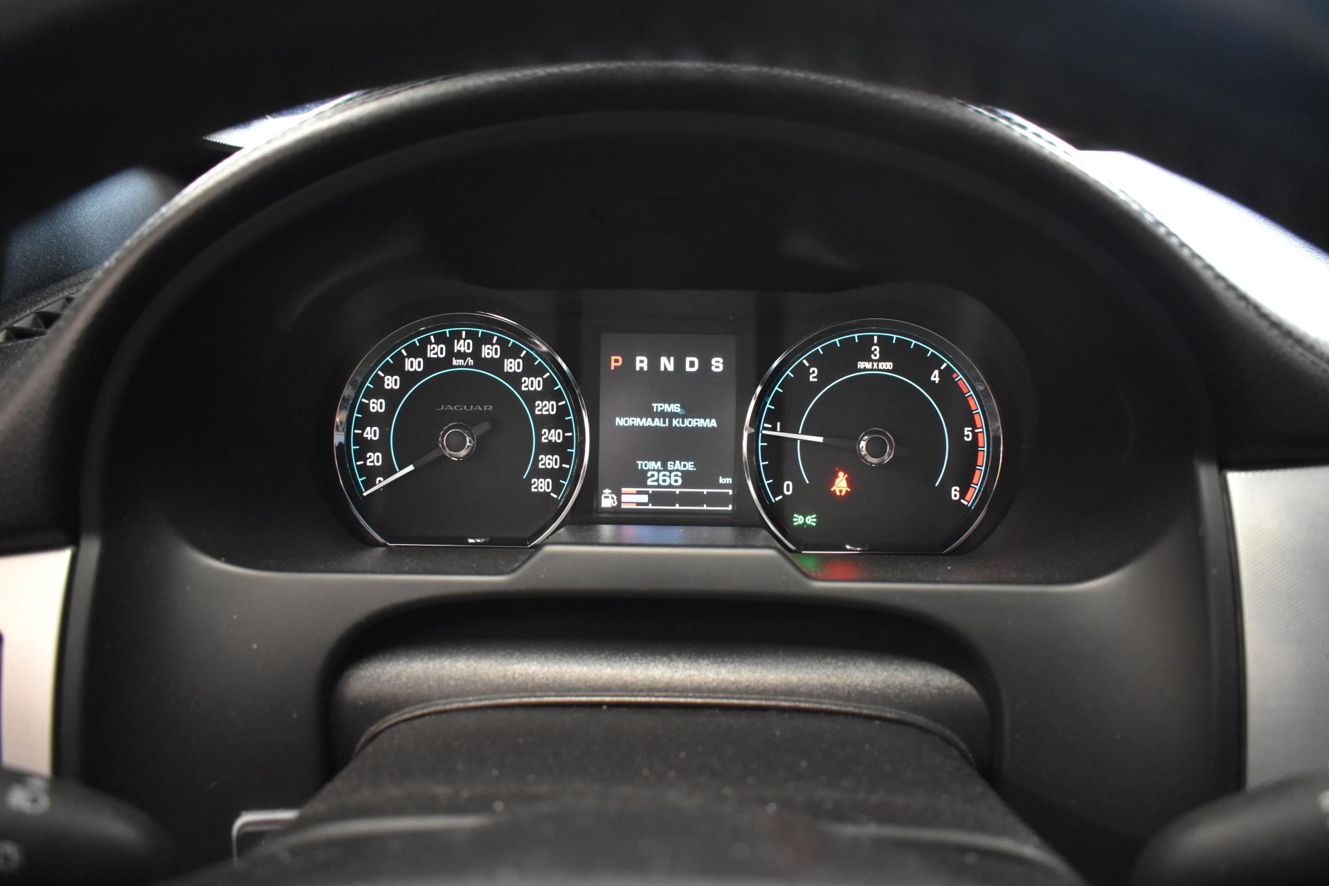 JAGUAR XF 2015