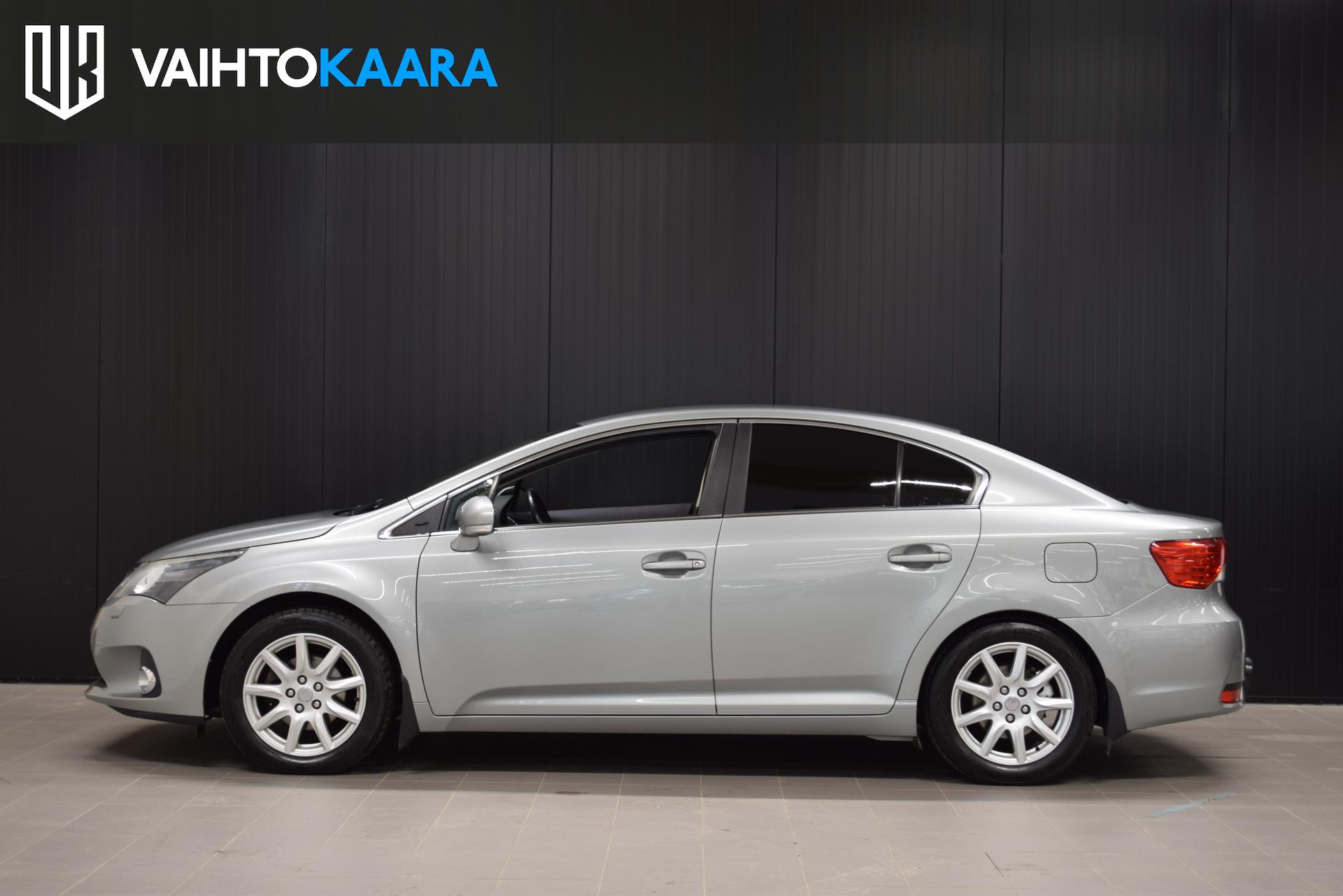 TOYOTA Avensis 2012