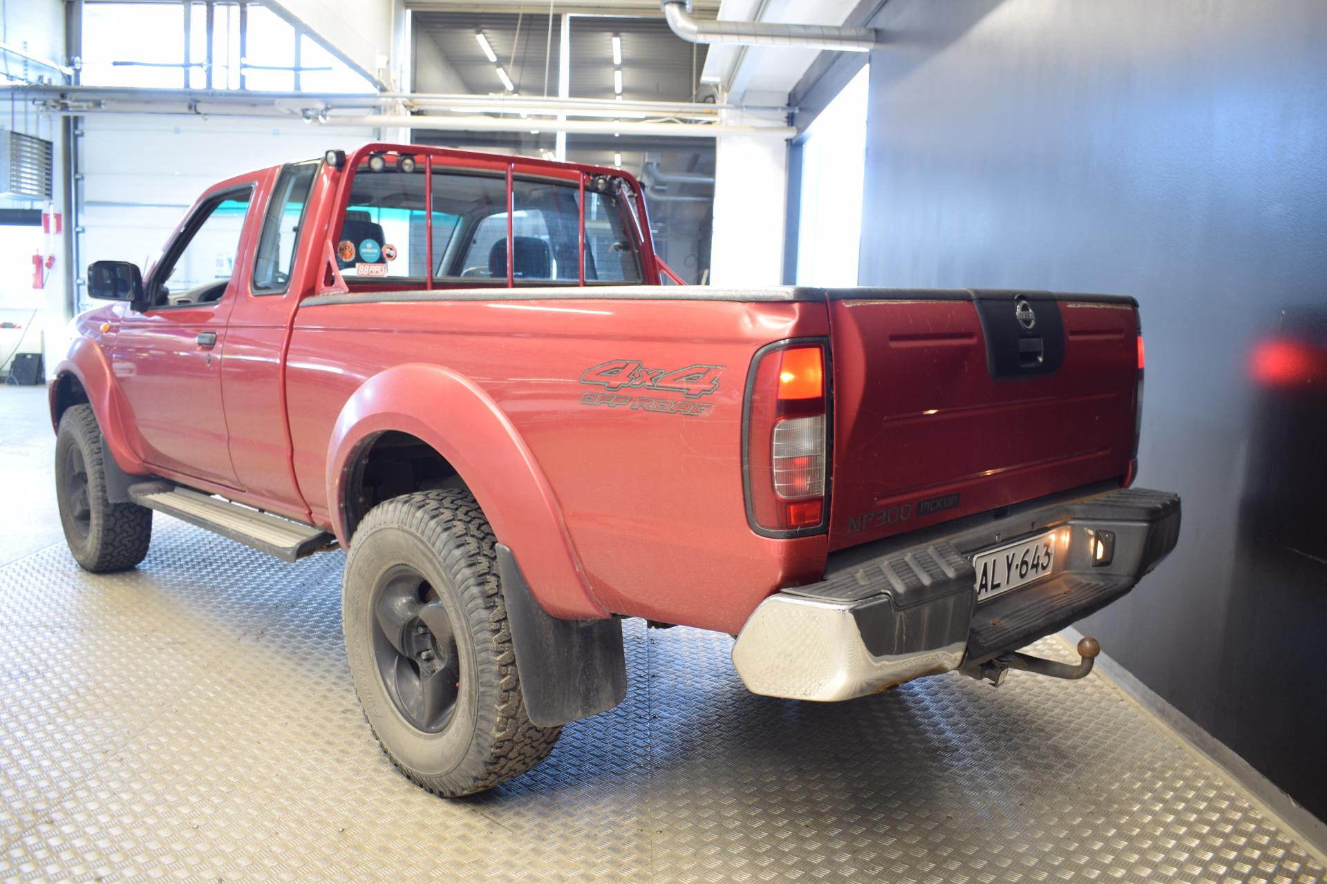 NISSAN NP300 2008