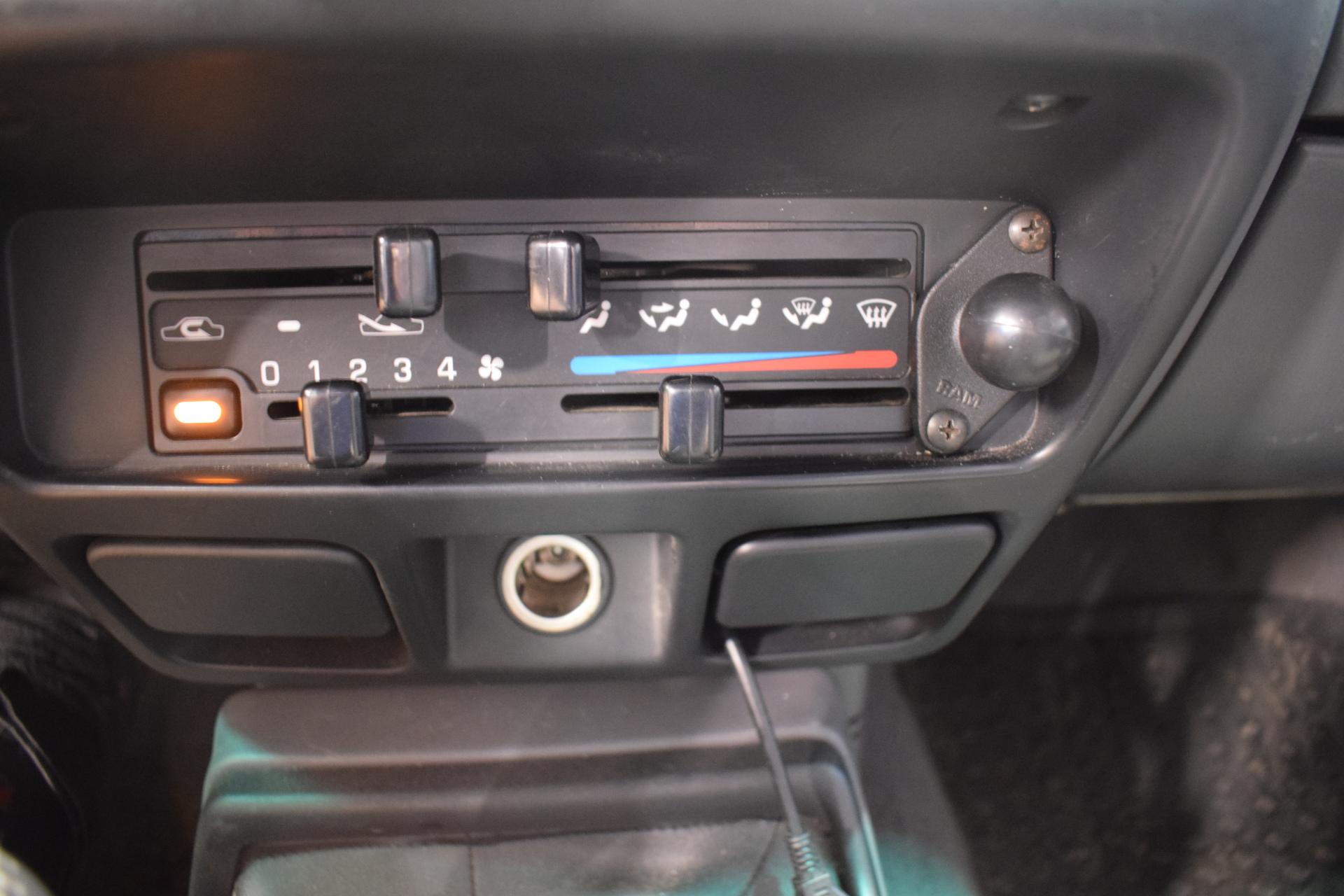 NISSAN NP300 2008