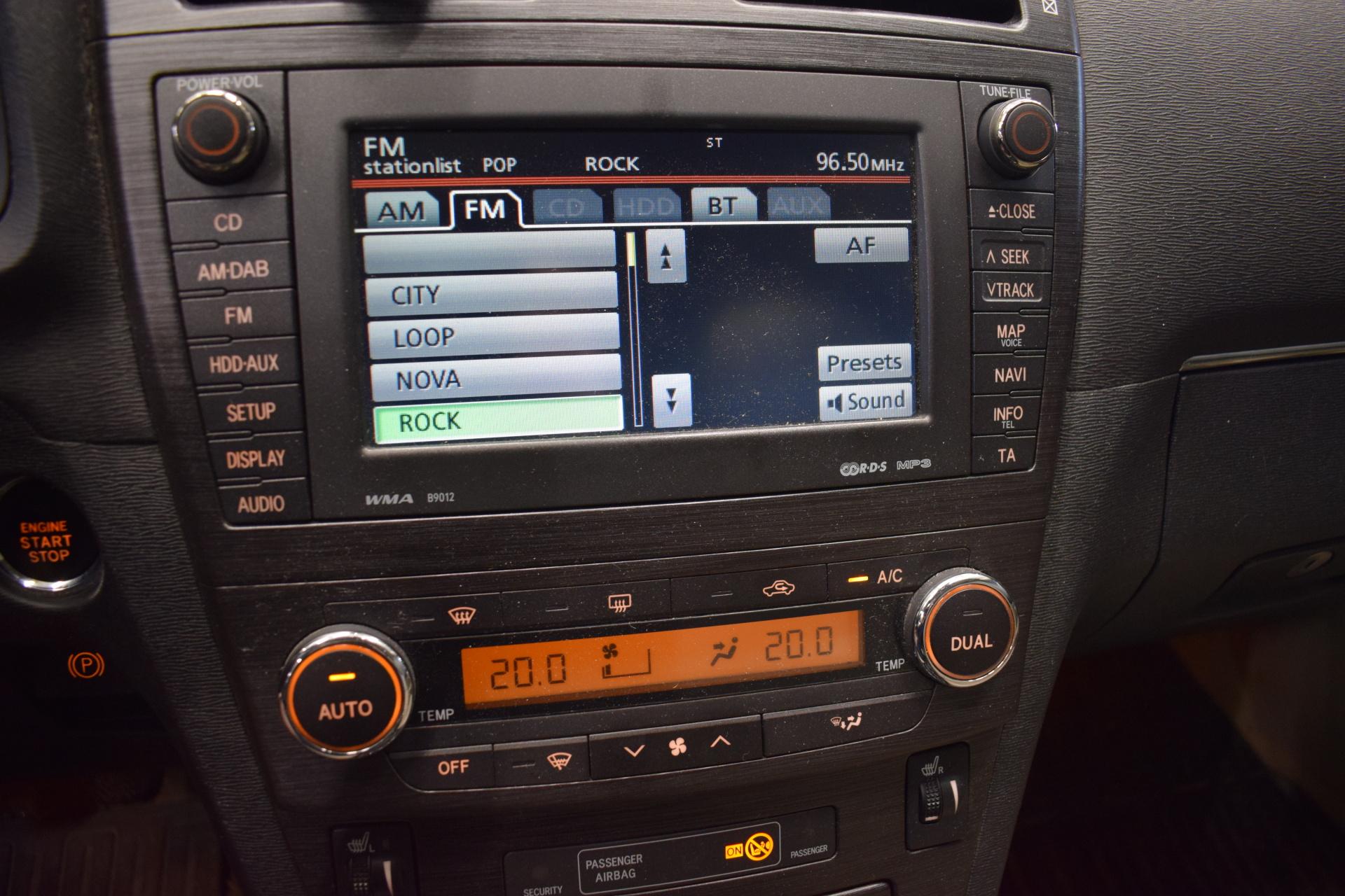 TOYOTA Avensis 2009