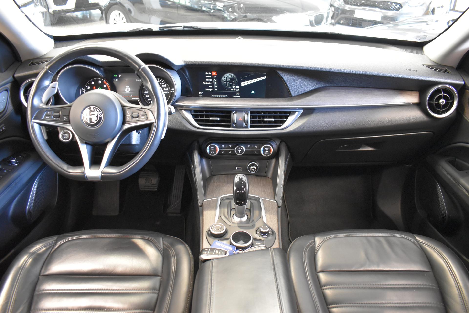 ALFA ROMEO Stelvio 12