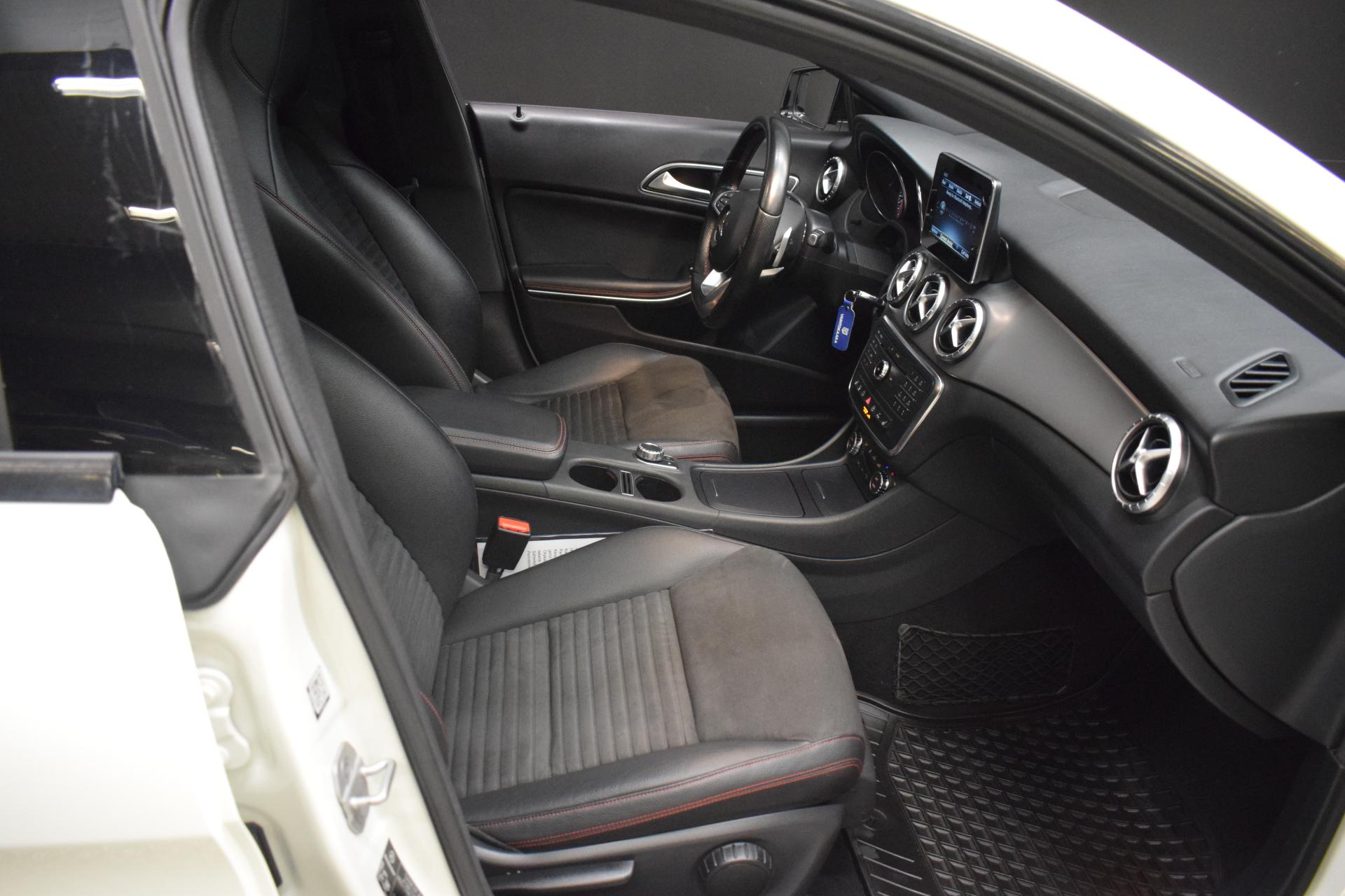 MERCEDES-BENZ CLA 2015