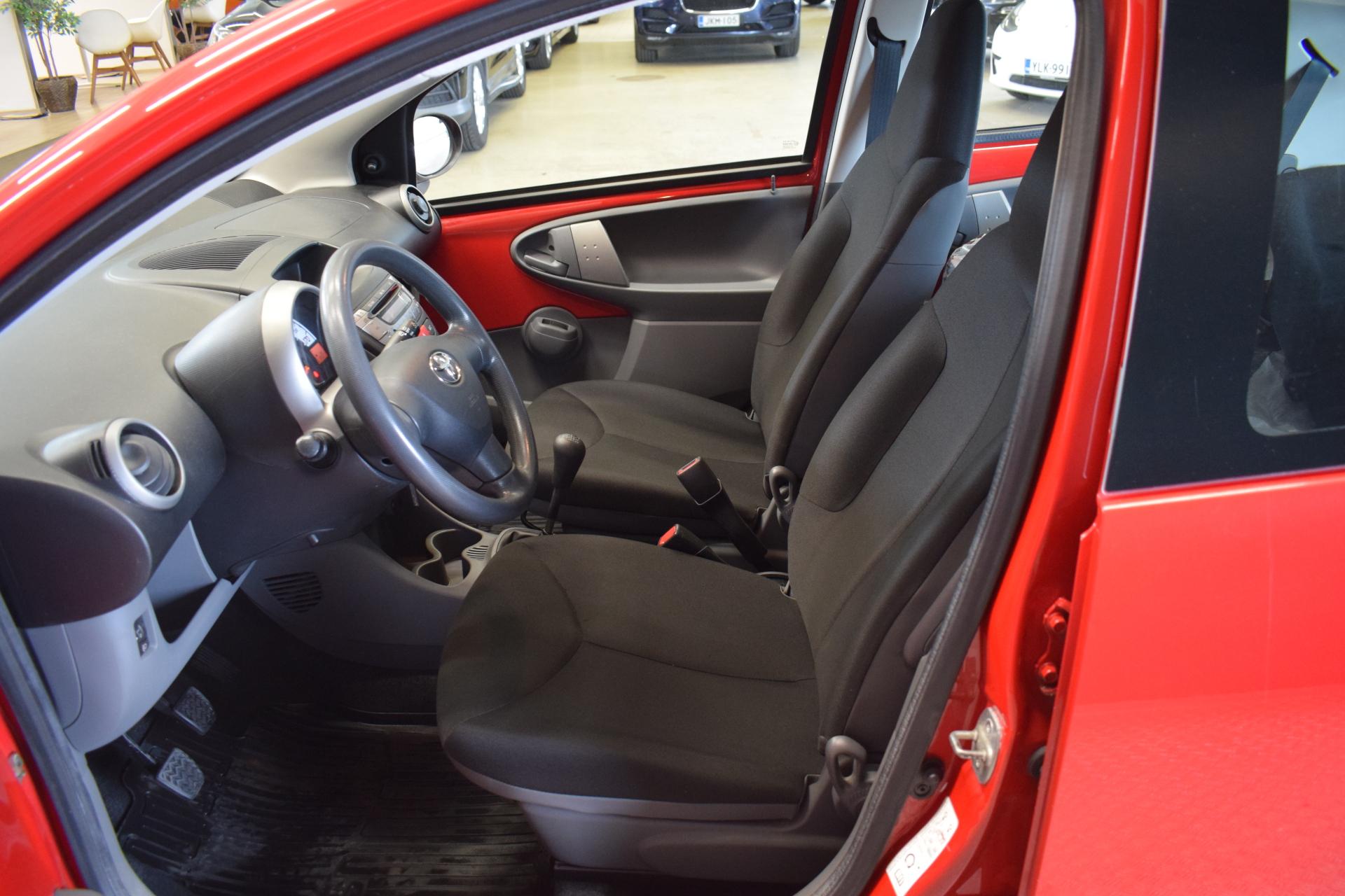 TOYOTA Aygo 2011