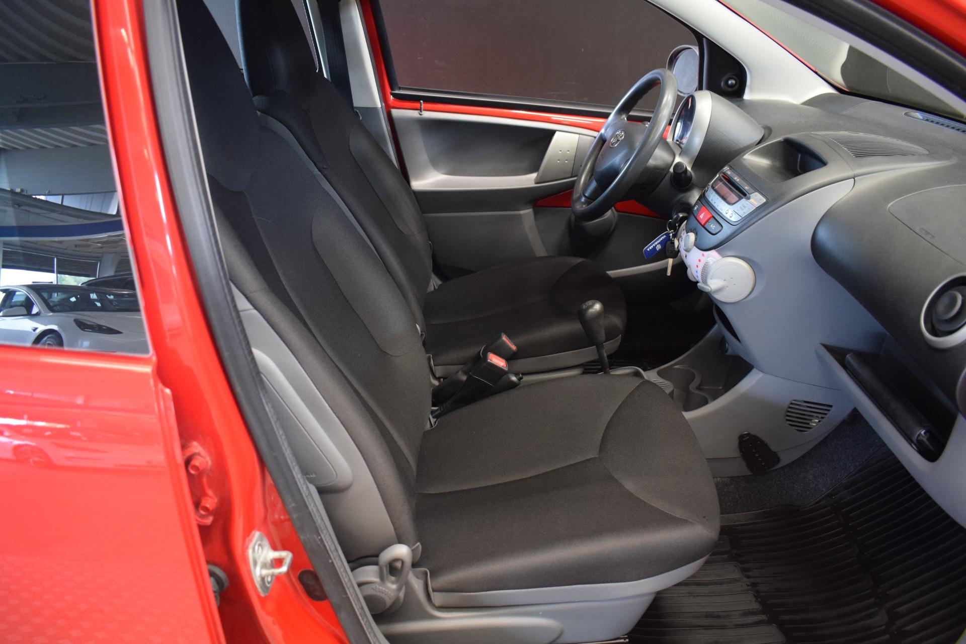 TOYOTA Aygo 2011