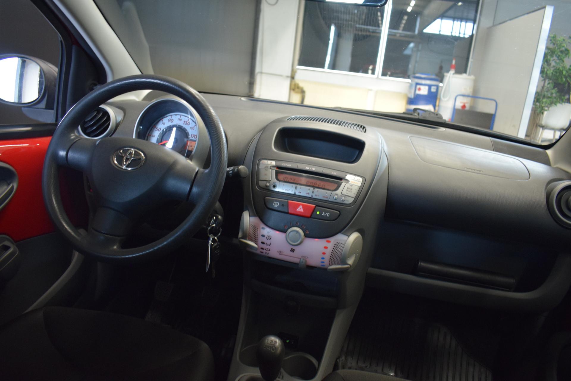 TOYOTA Aygo 2011
