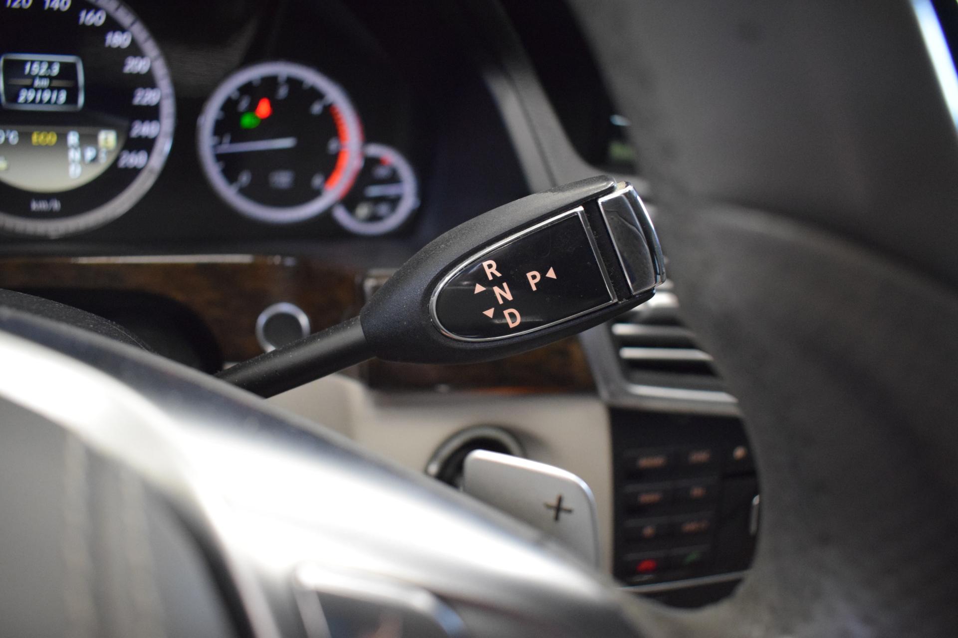 MERCEDES-BENZ E 2012
