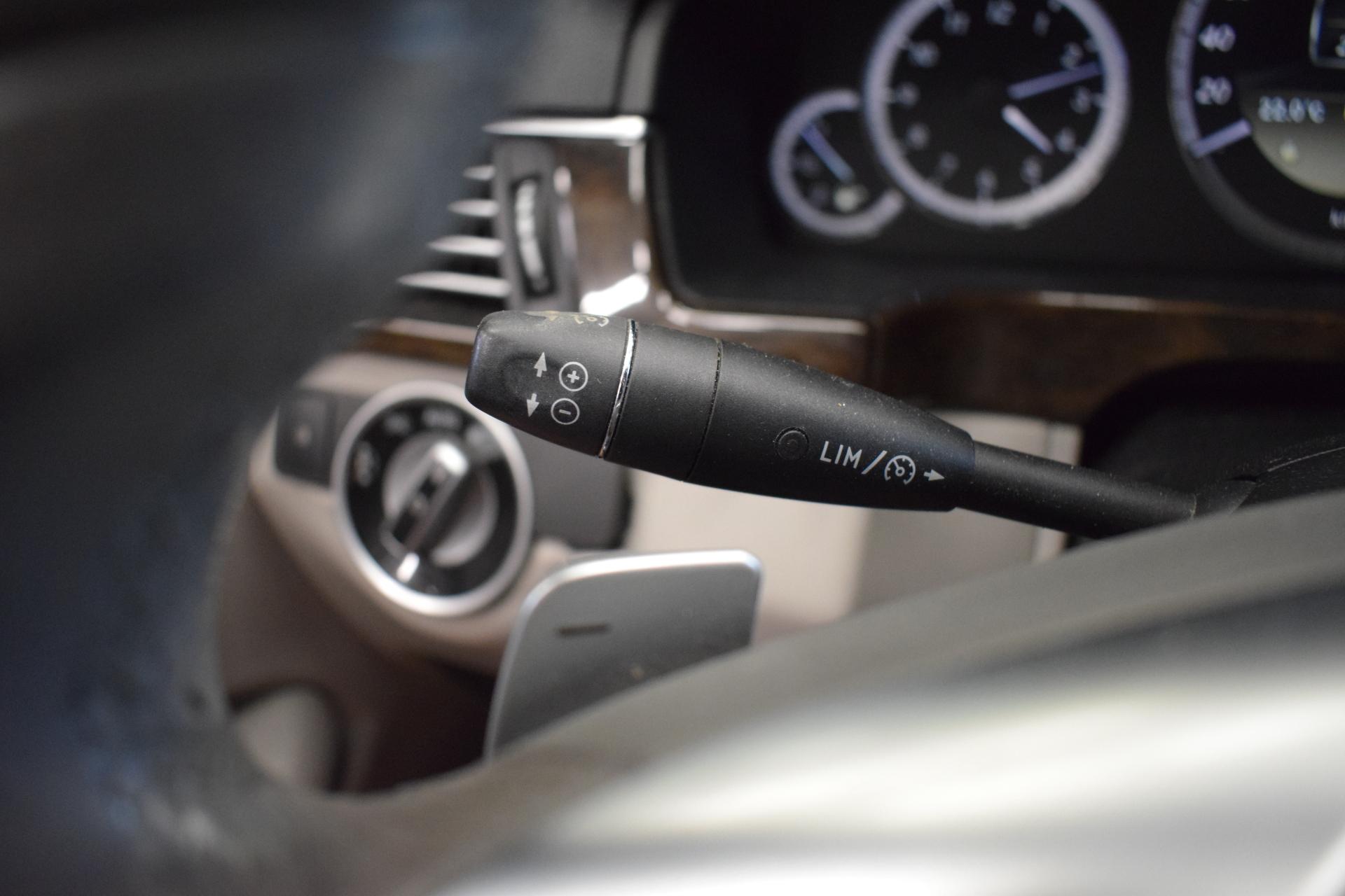 MERCEDES-BENZ E 2012