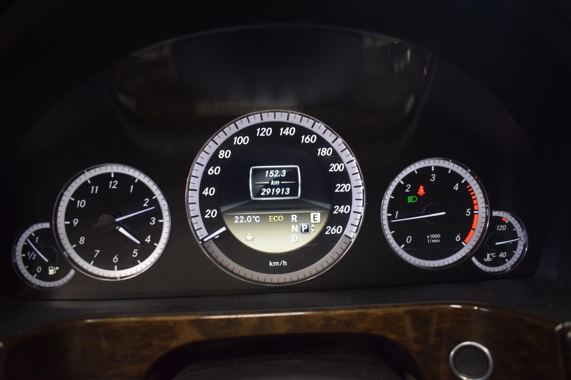 MERCEDES-BENZ E 2012