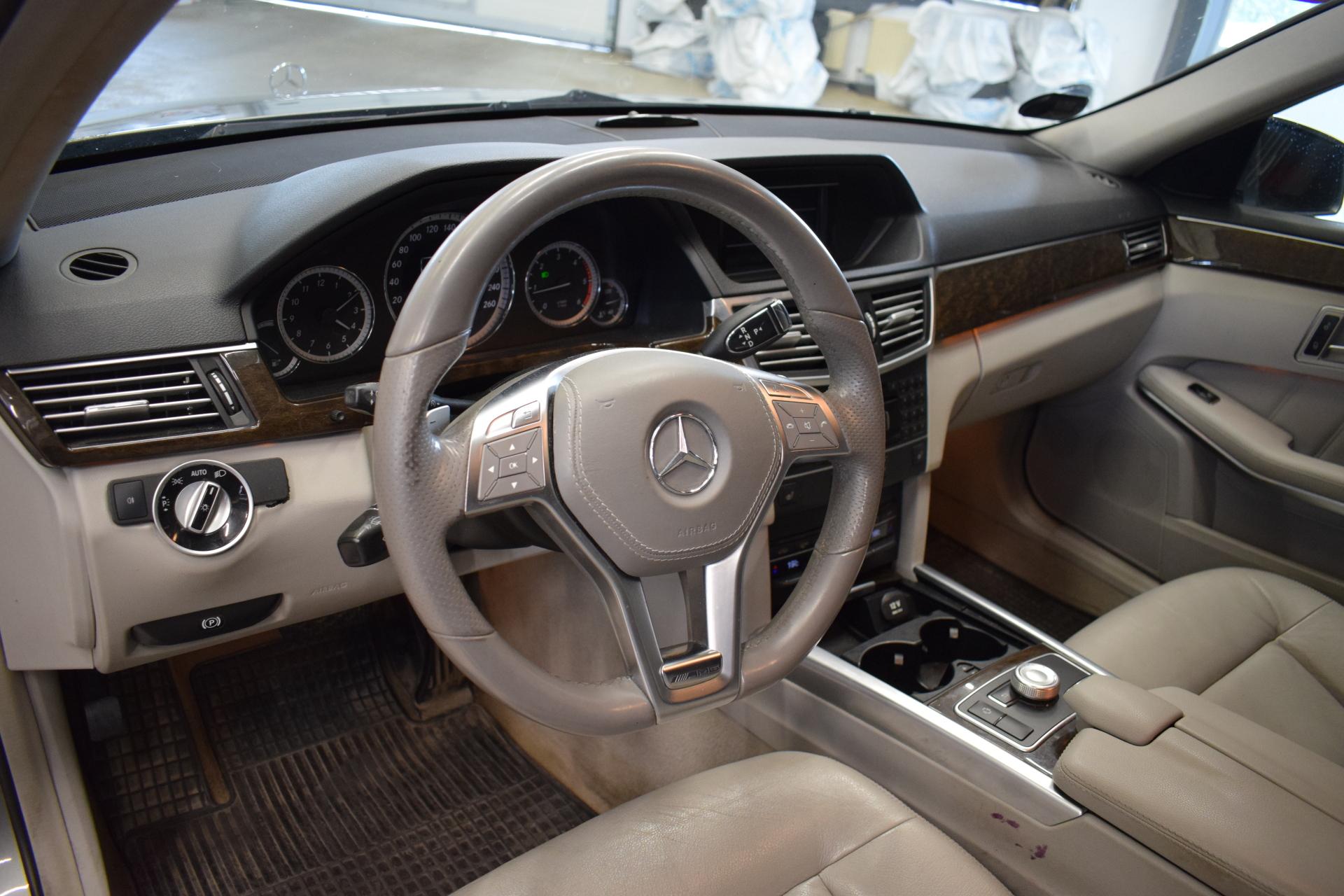 MERCEDES-BENZ E 2012