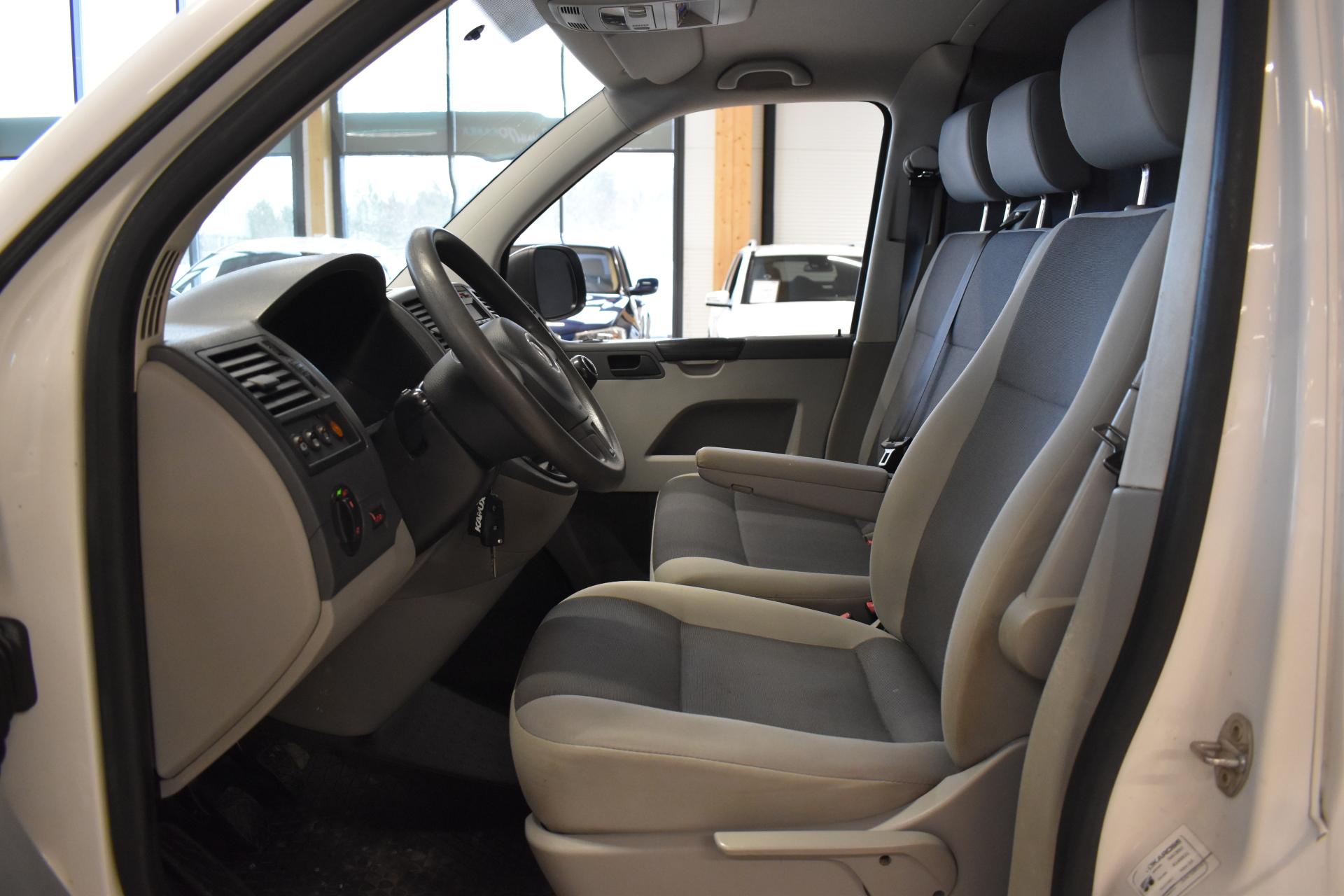 VOLKSWAGEN Transporter 2015