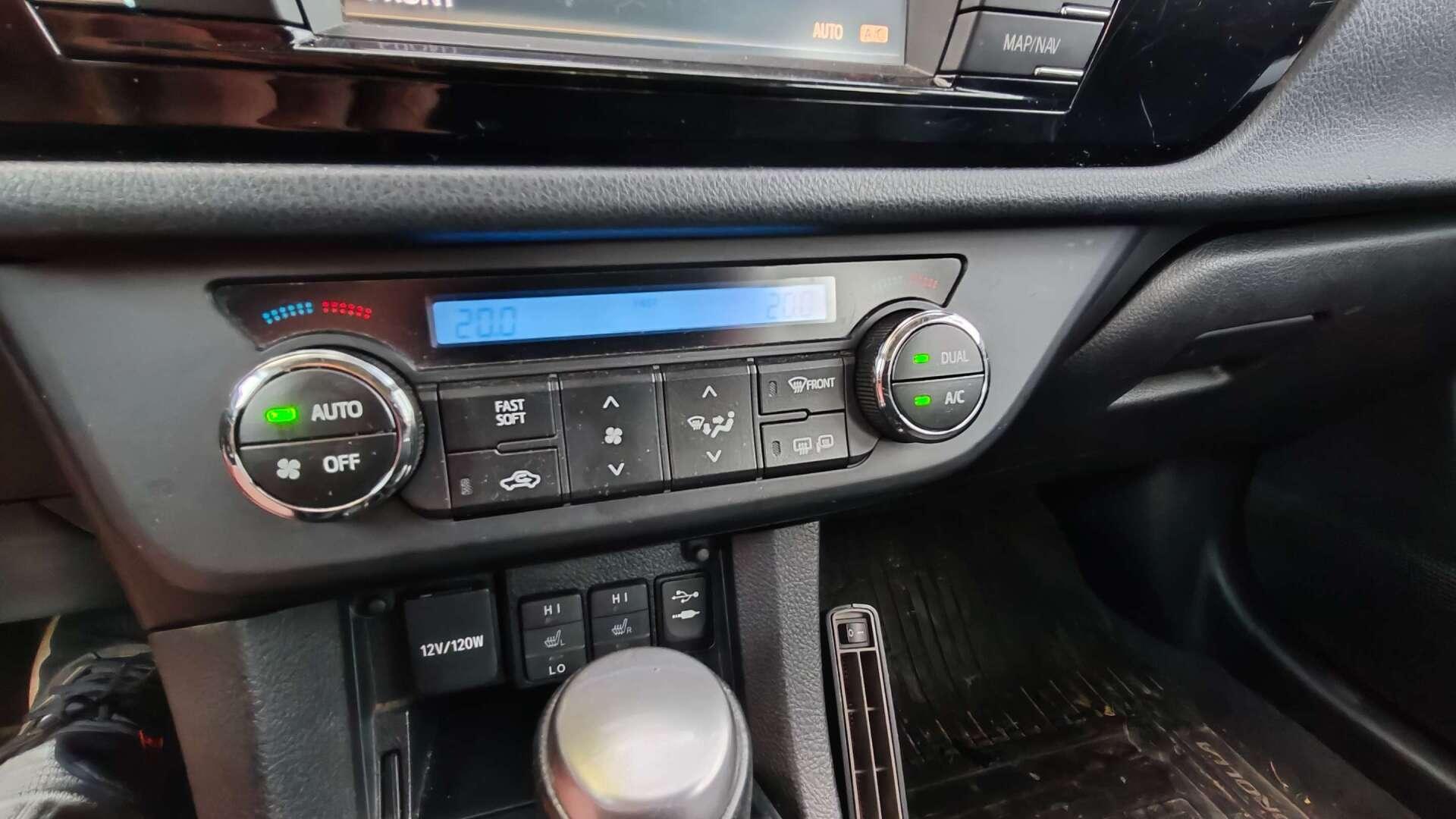TOYOTA Corolla 2014